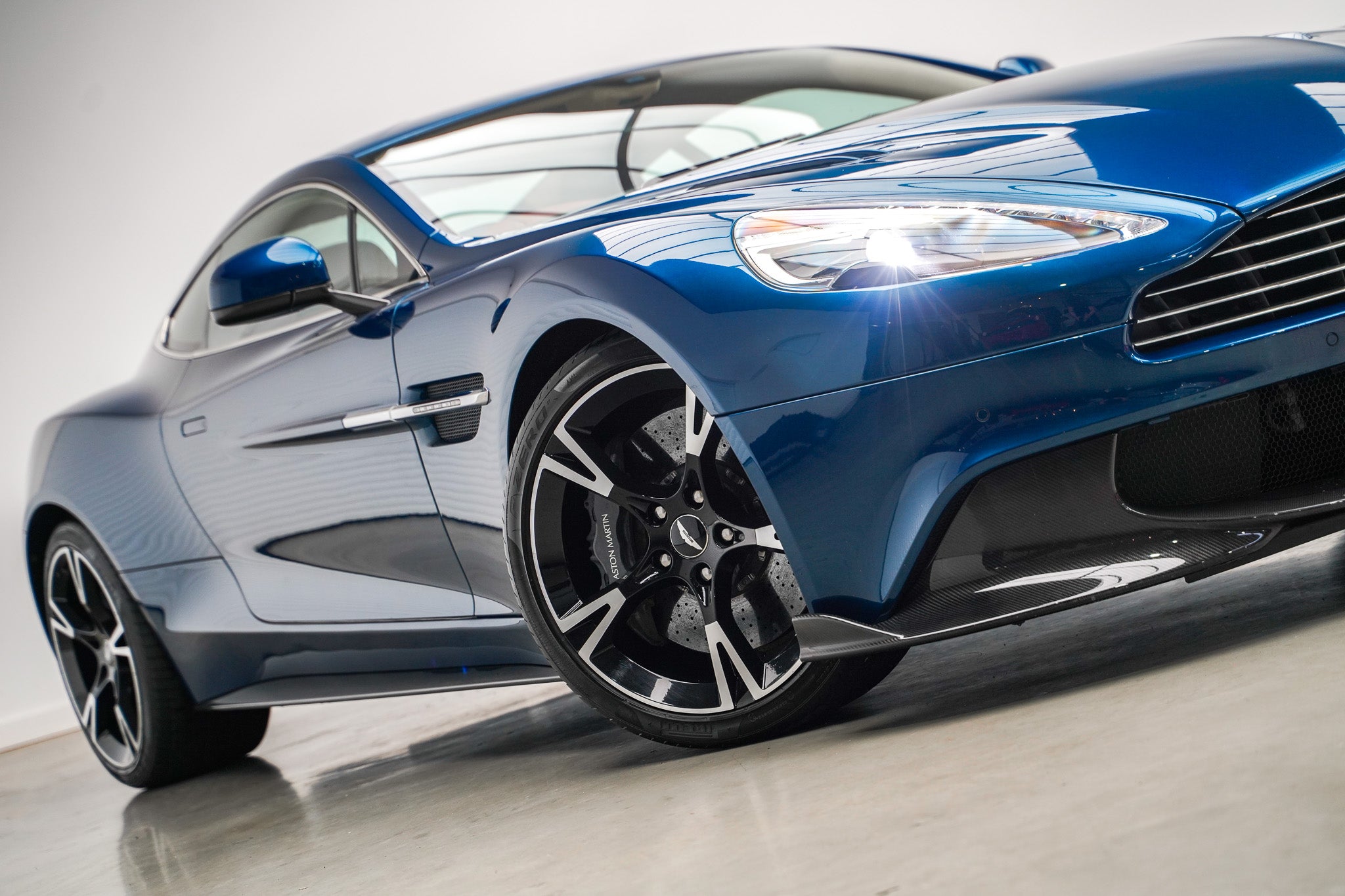 2017 Aston Martin Vanquish S
