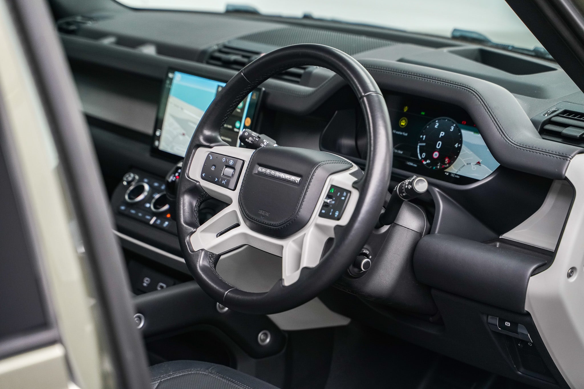2023 Land Rover Defender 110 D300 X-Dynamic HSE