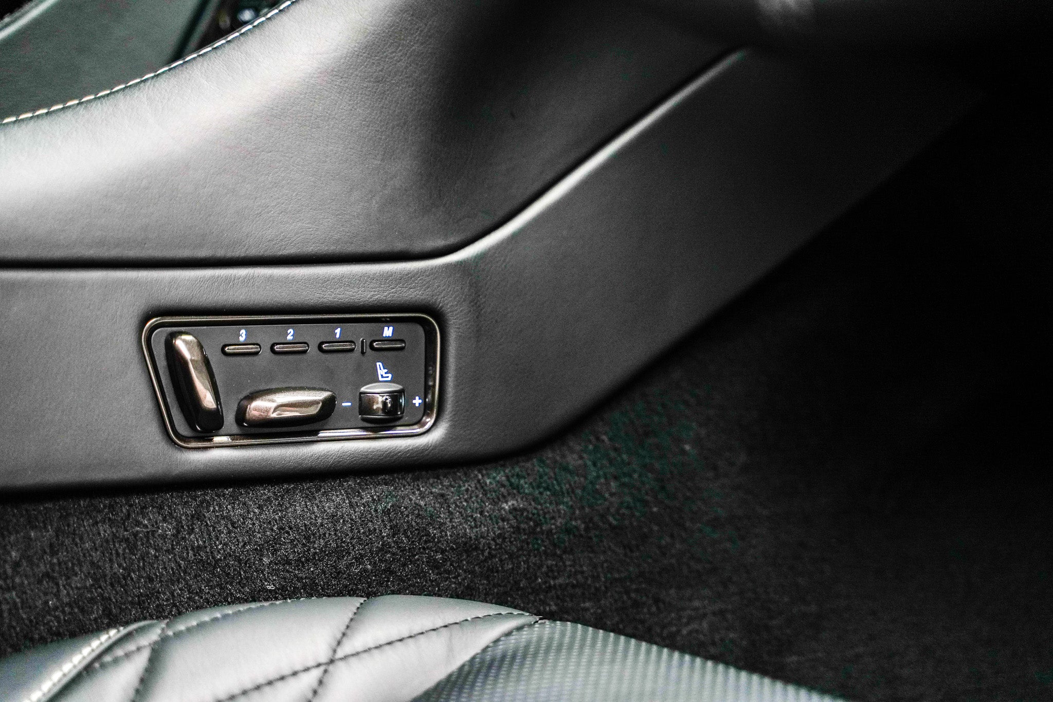 2018 Aston Martin V12 Vanquish S