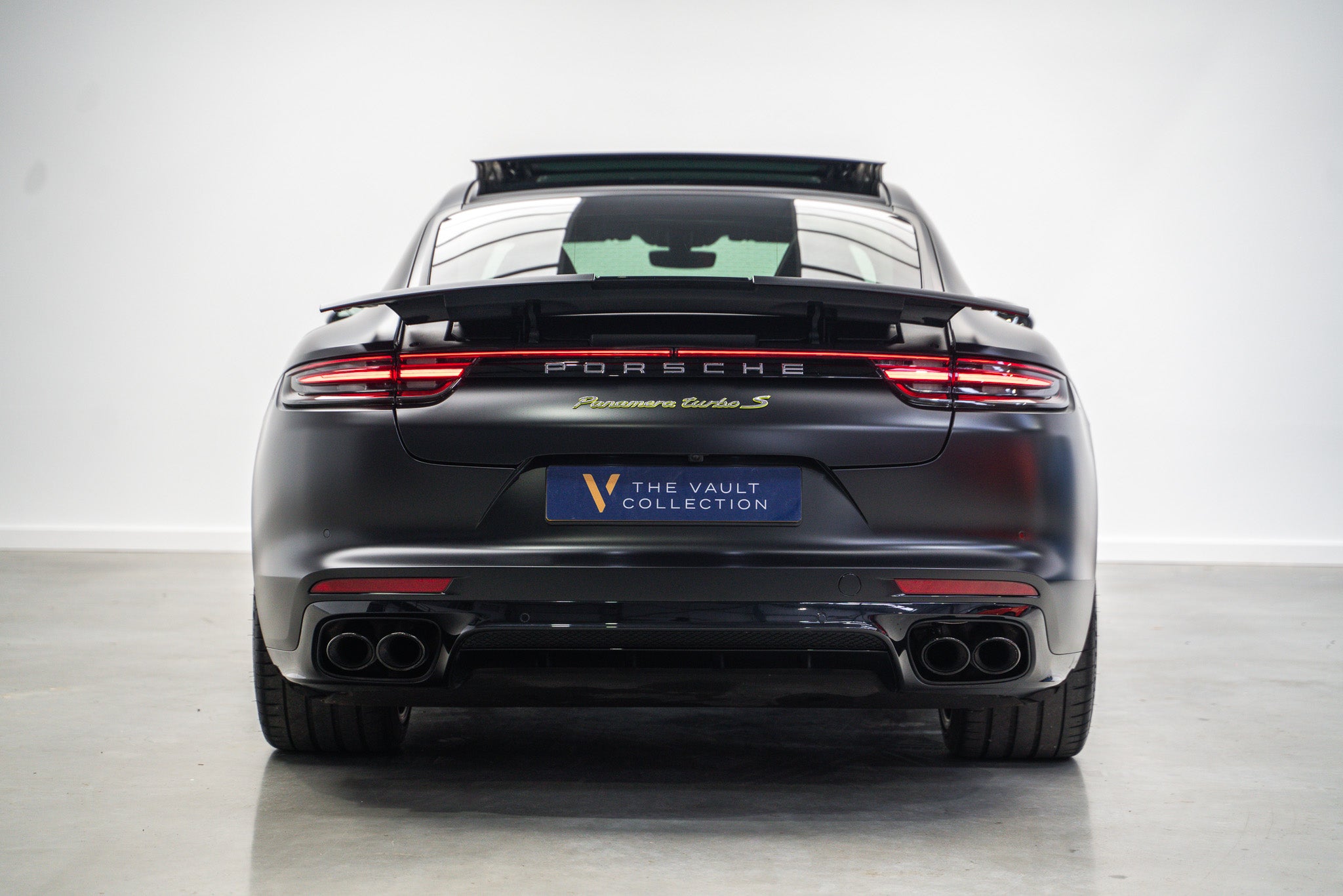 2018 Porsche Panamera Turbo S E-Hybrid