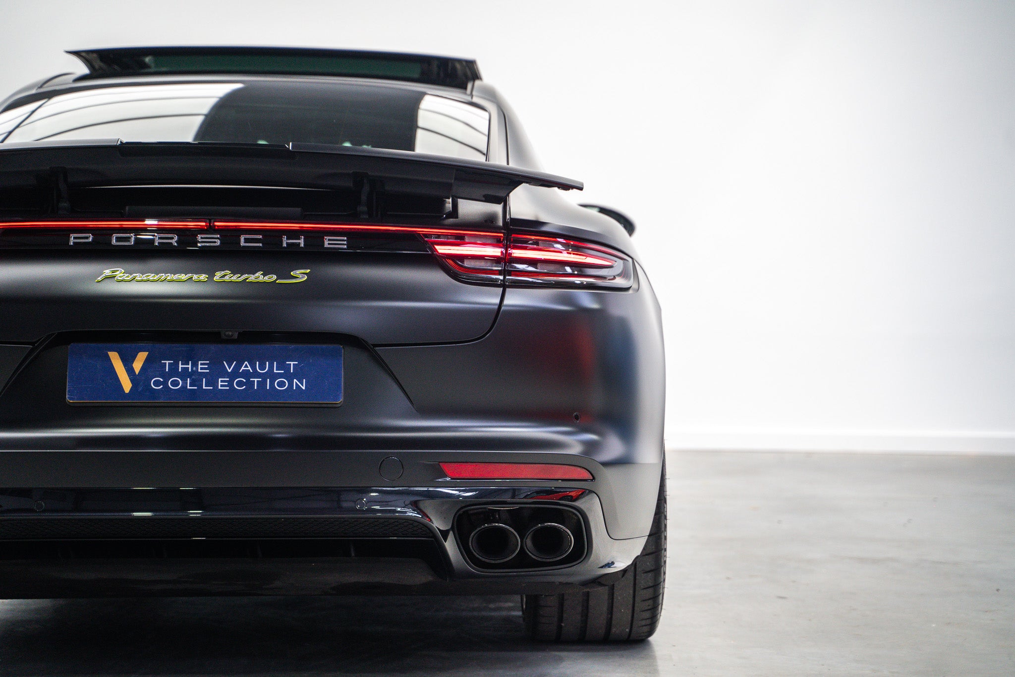 2018 Porsche Panamera Turbo S E-Hybrid