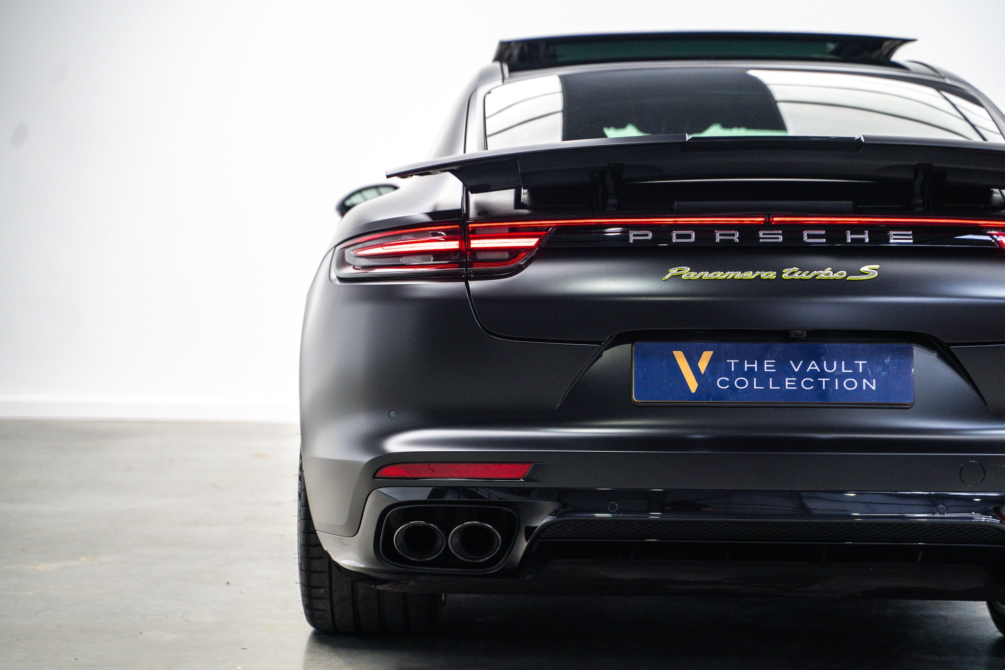 2018 Porsche Panamera Turbo S E-Hybrid