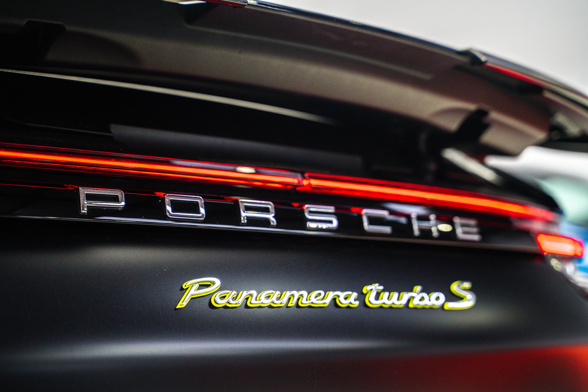 2018 Porsche Panamera Turbo S E-Hybrid