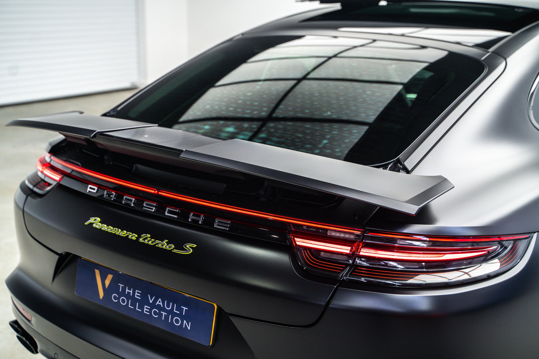 2018 Porsche Panamera Turbo S E-Hybrid