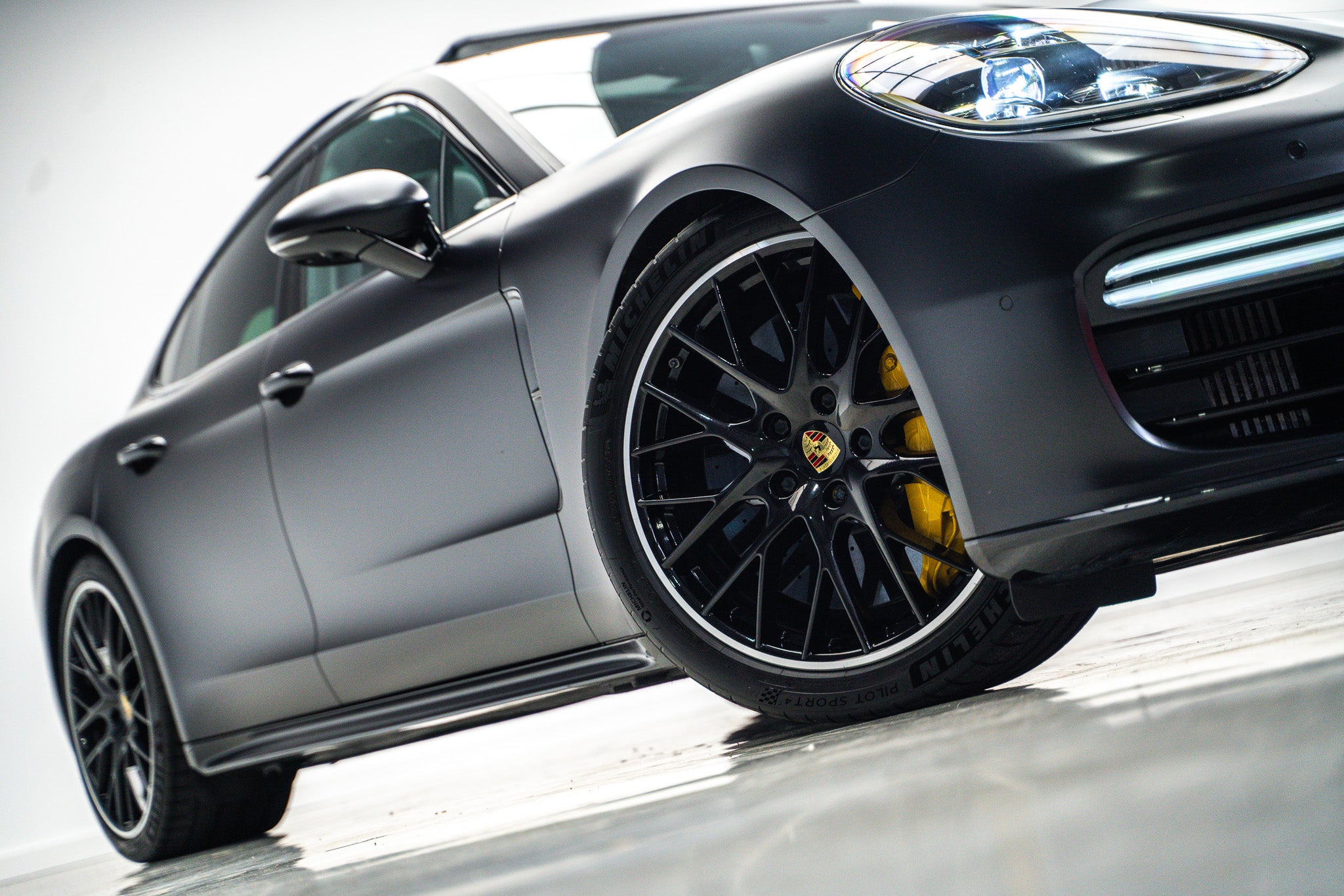 2018 Porsche Panamera Turbo S E-Hybrid