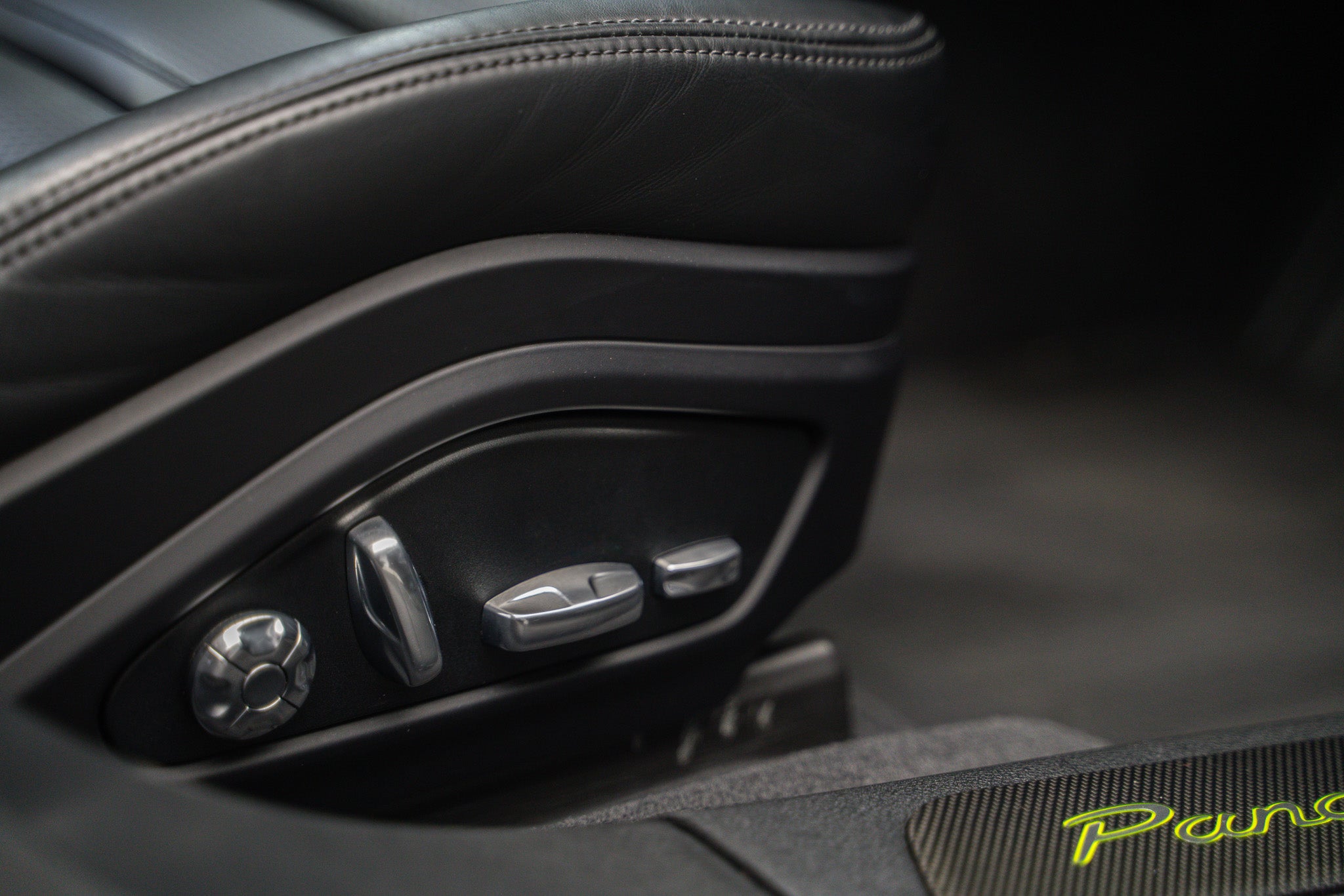 2018 Porsche Panamera Turbo S E-Hybrid