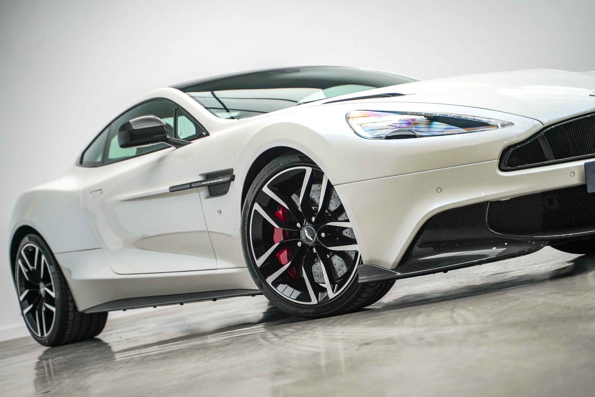 2018 Aston Martin V12 Vanquish S