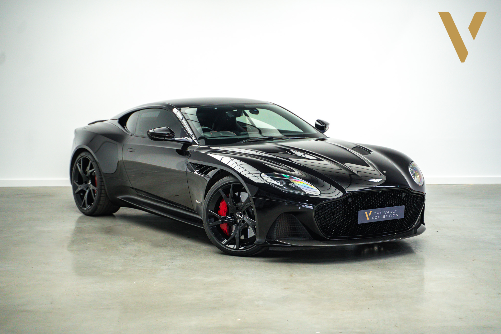 2019 Aston Martin DBS Superleggera V12