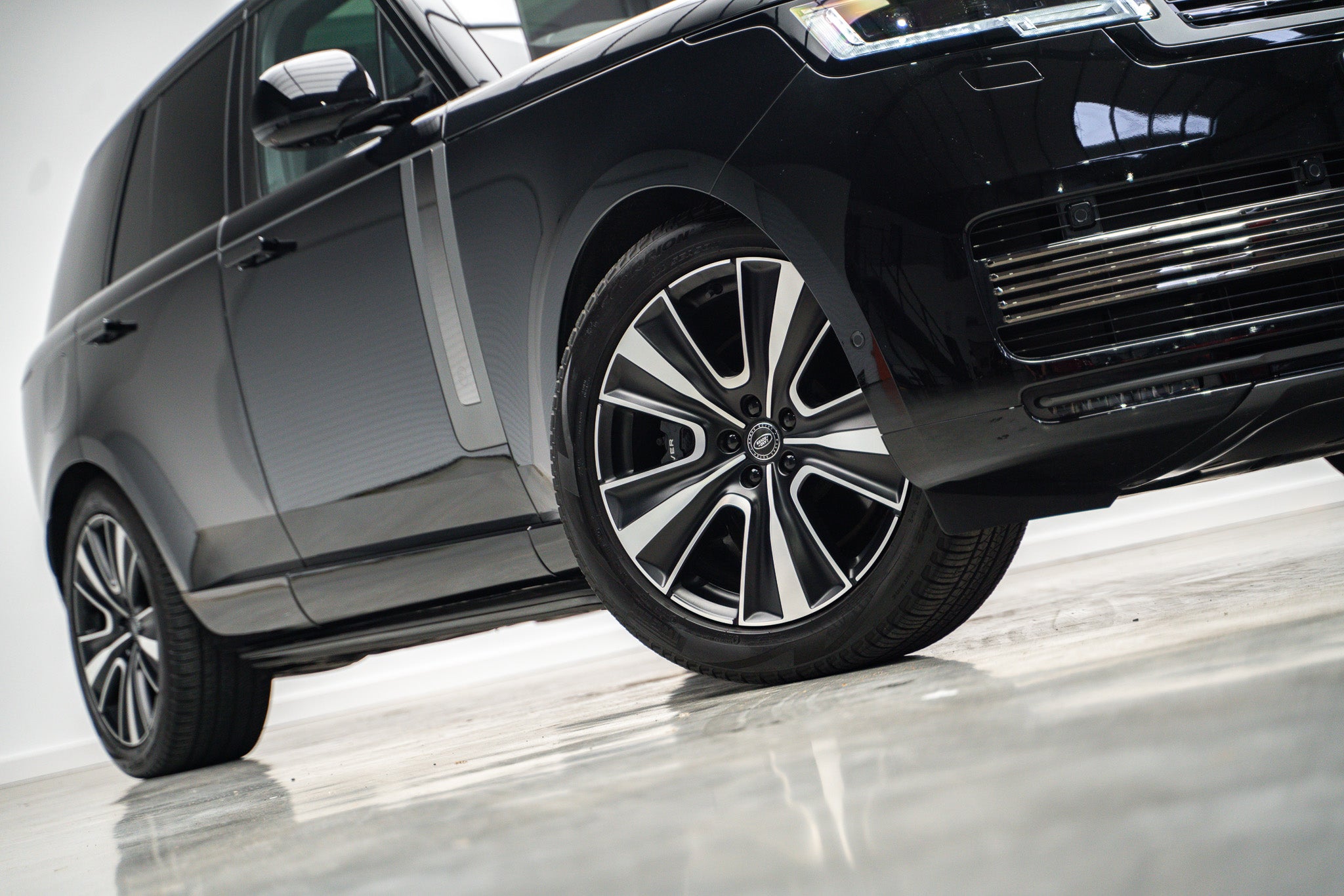 2023 Range Rover P530 SV