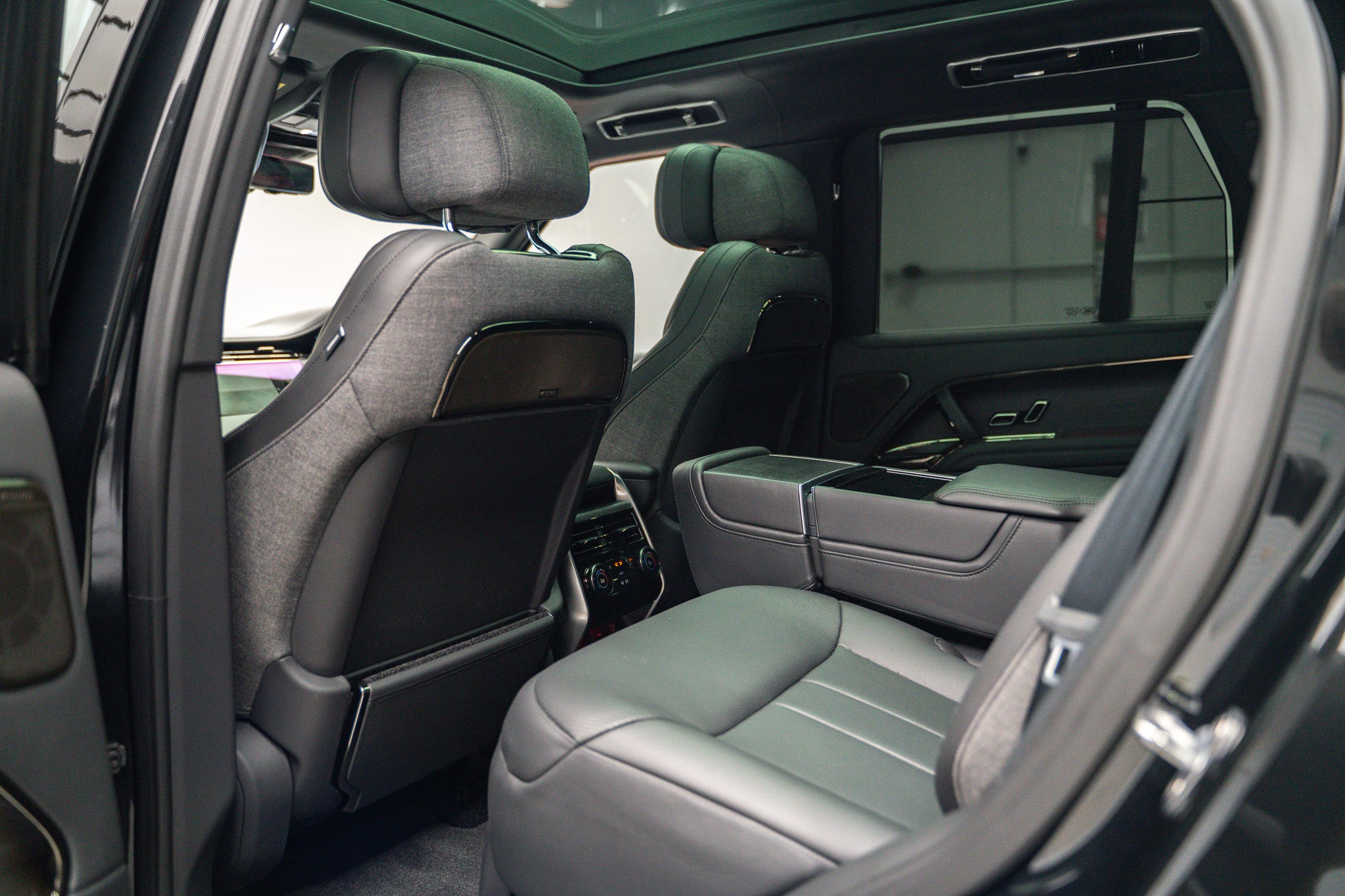 2023 Range Rover P530 SV