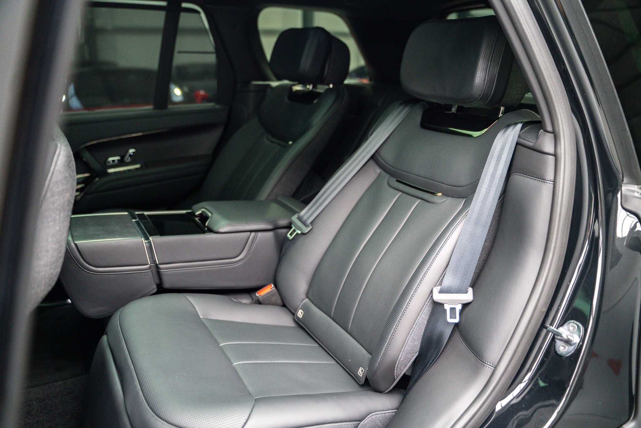 2023 Range Rover P530 SV