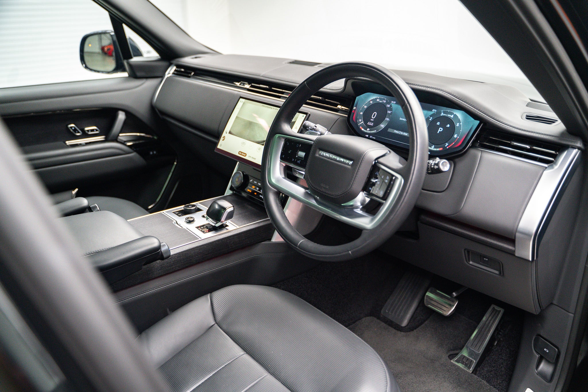 2023 Range Rover P530 SV