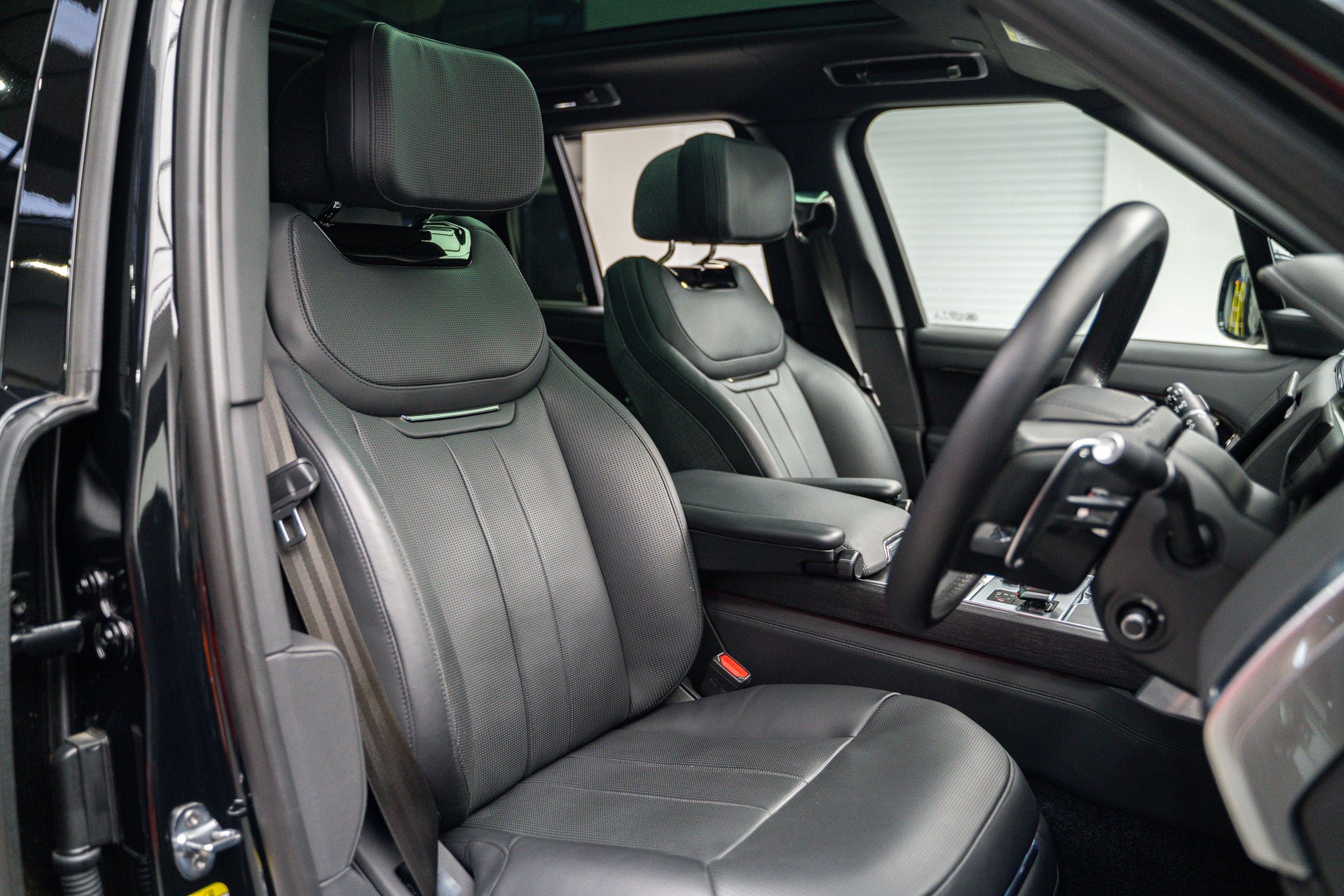 2023 Range Rover P530 SV