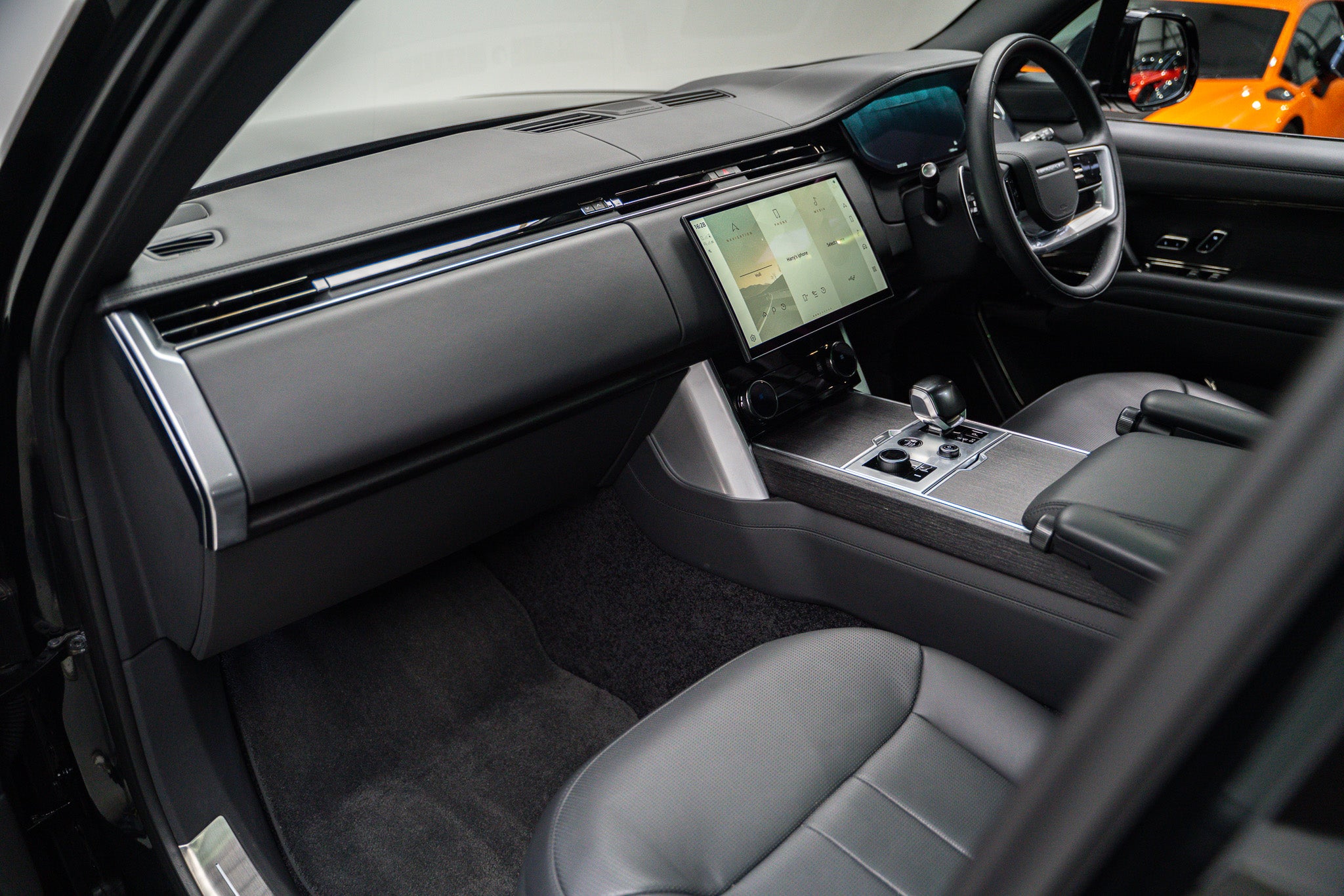 2023 Range Rover P530 SV