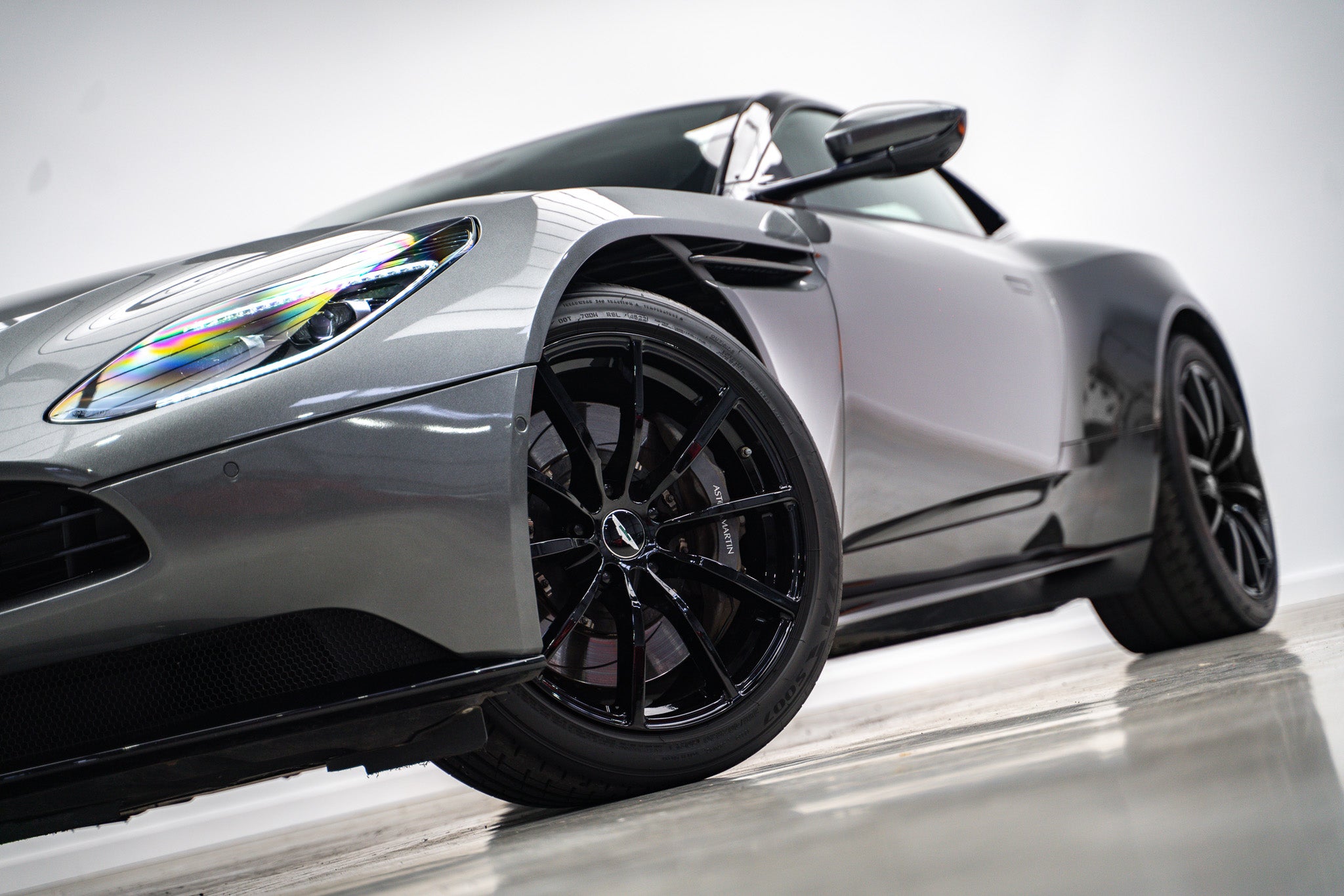 2020 Aston Martin DB11 AMR V12
