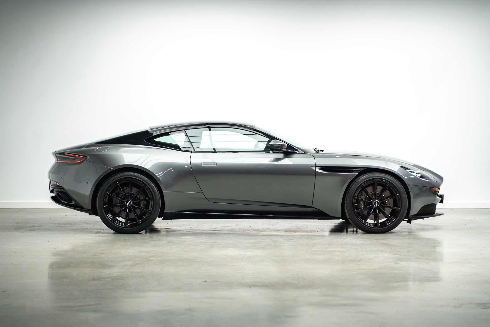 2020 Aston Martin DB11 AMR V12