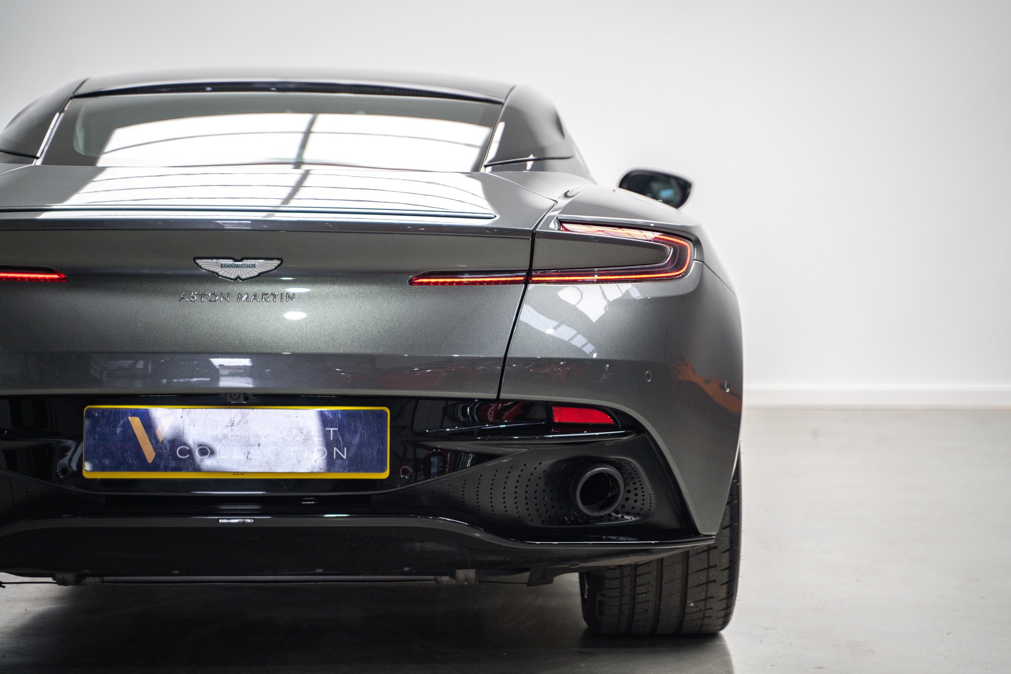 2020 Aston Martin DB11 AMR V12