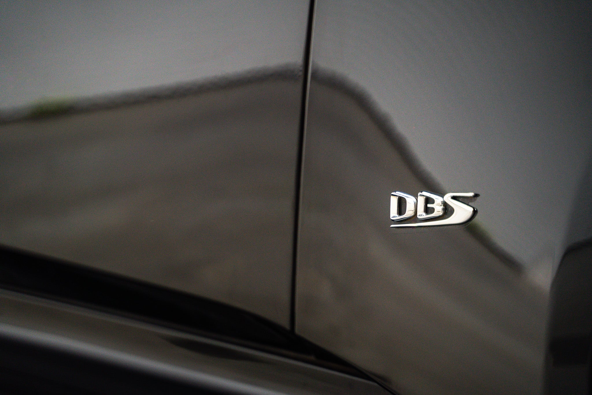 2019 Aston Martin DBS Superleggera V12