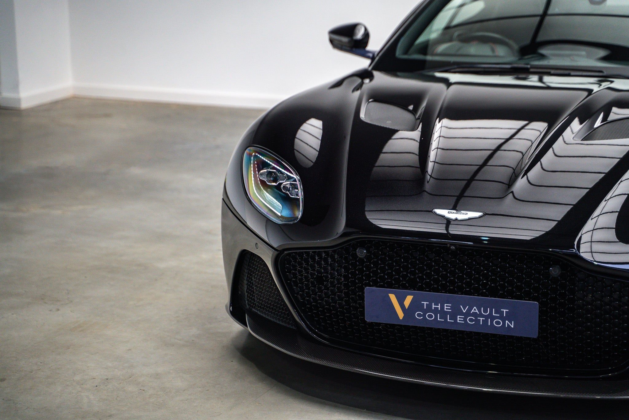 2019 Aston Martin DBS Superleggera V12