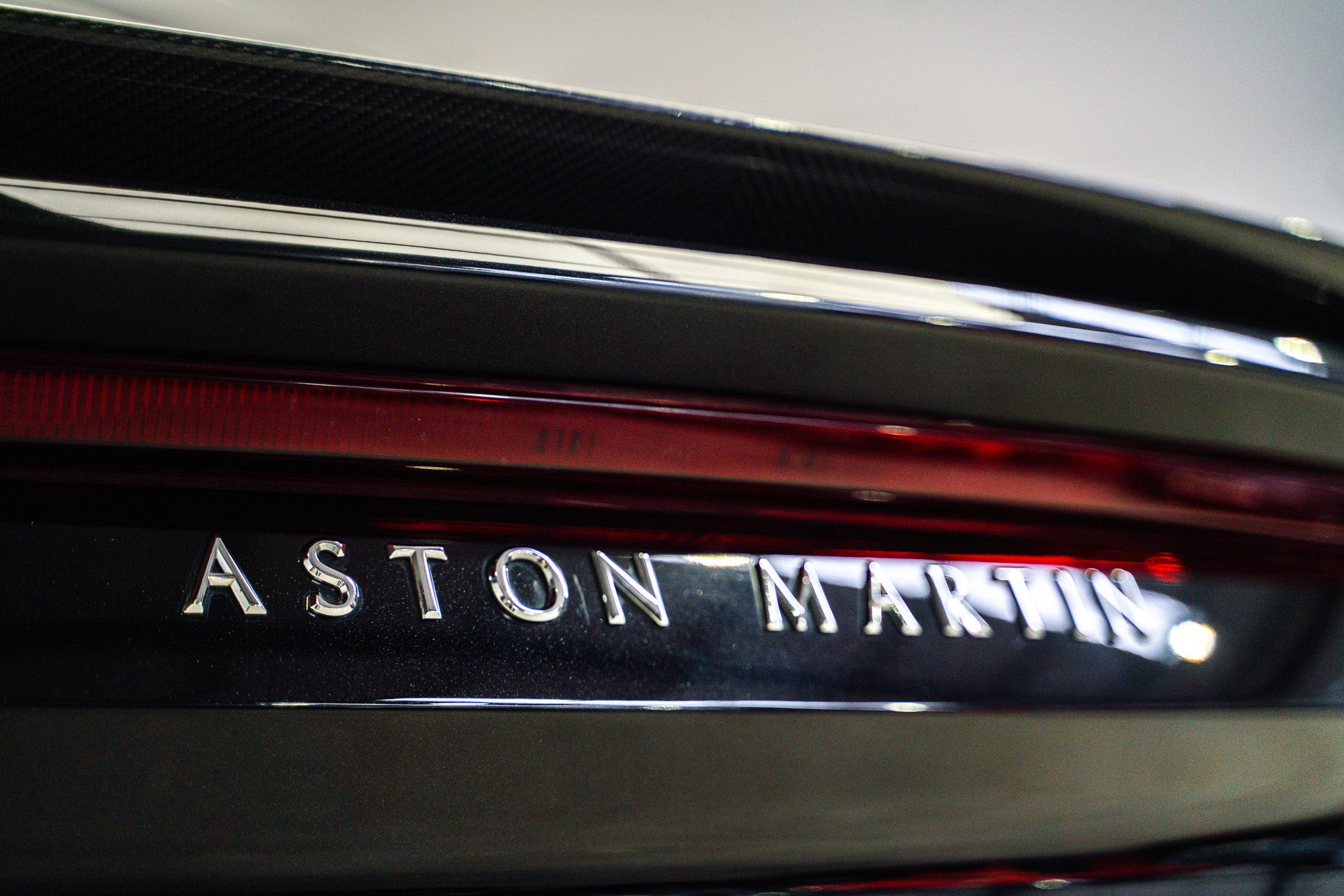2019 Aston Martin DBS Superleggera V12