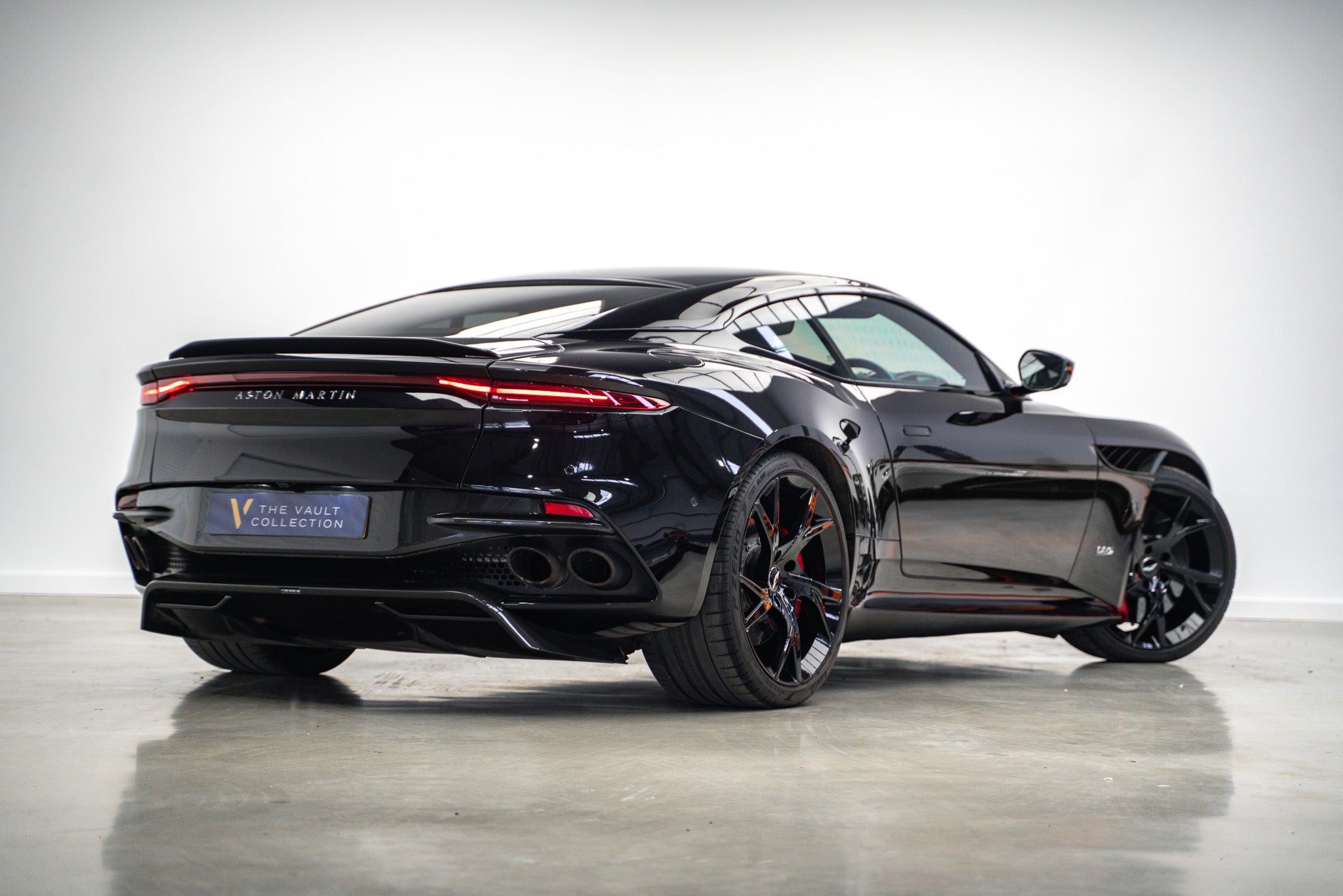 2019 Aston Martin DBS Superleggera V12