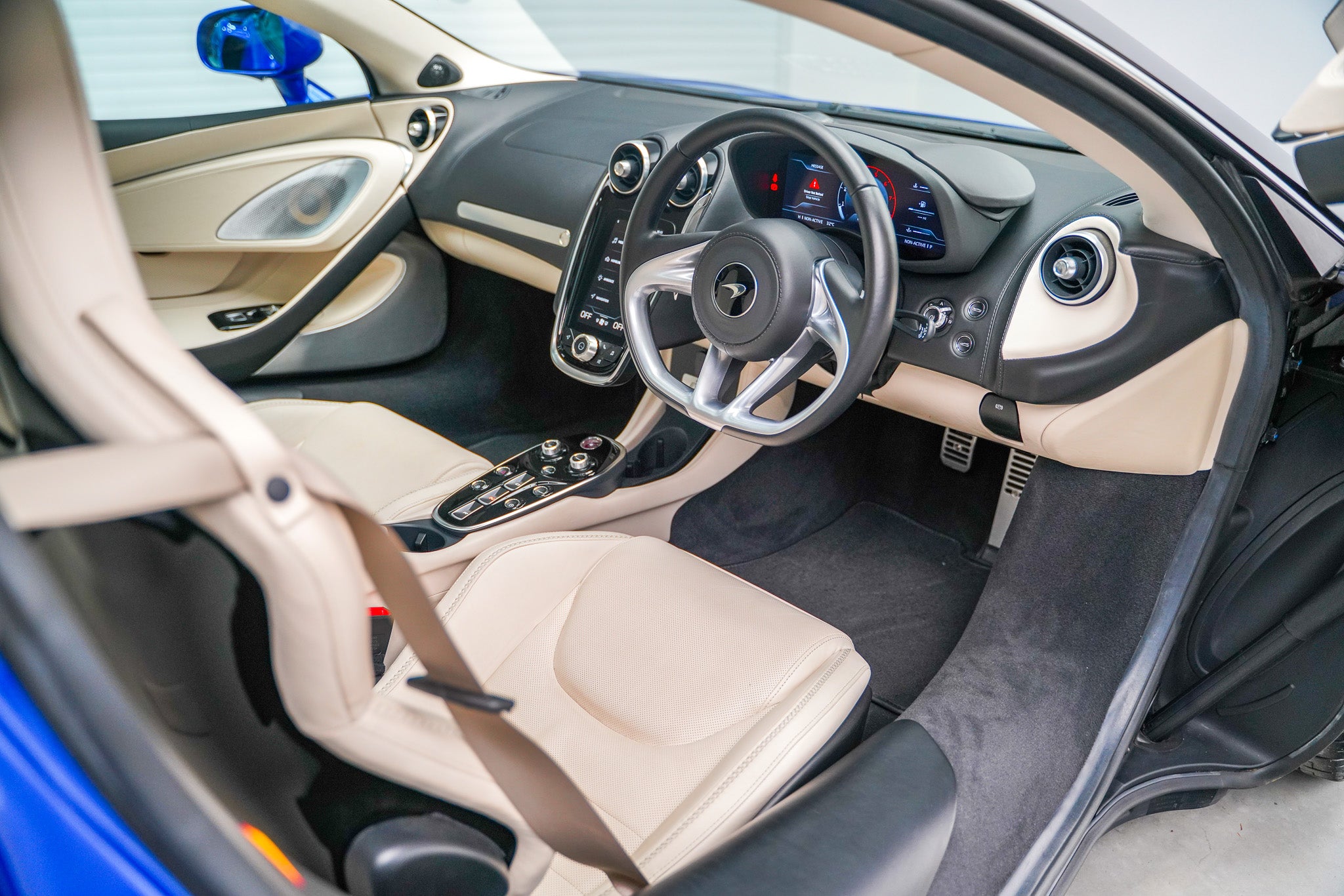 2020 McLaren GT V8