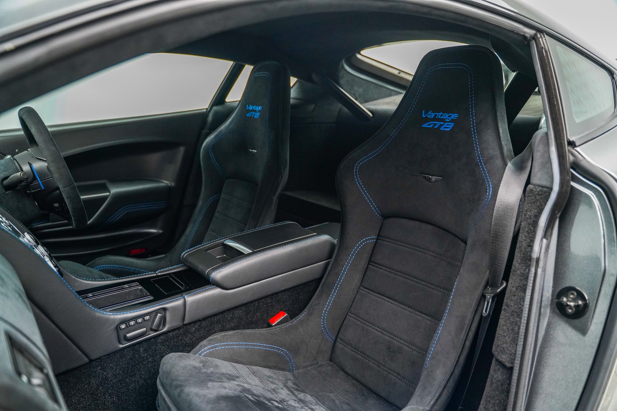 2017 Aston Martin GT8