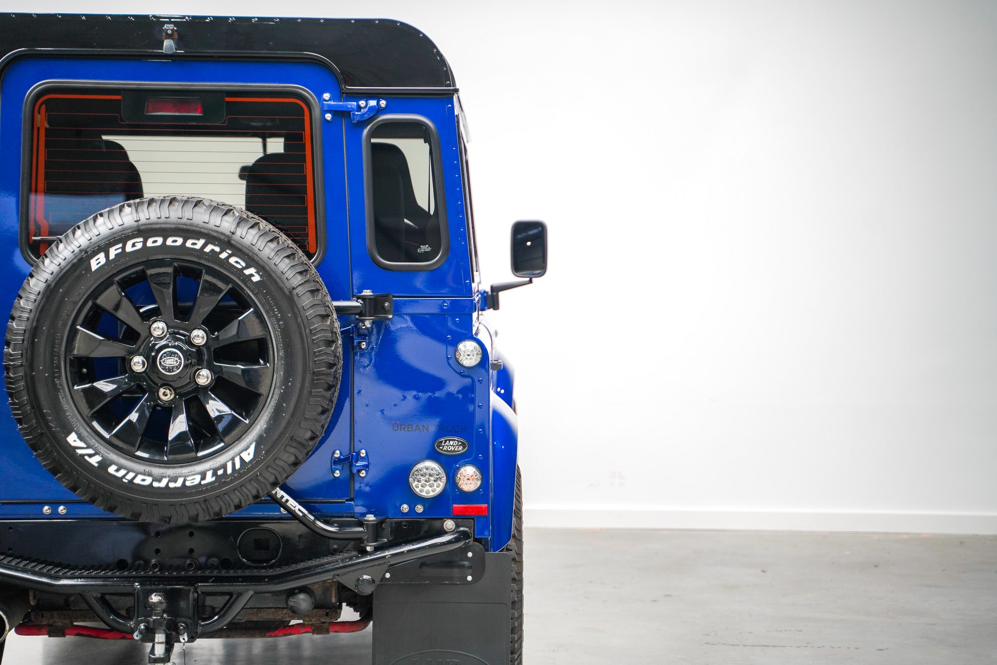 2015 "Urban Truck" Land Rover Defender 90 2.2 TDCi XS