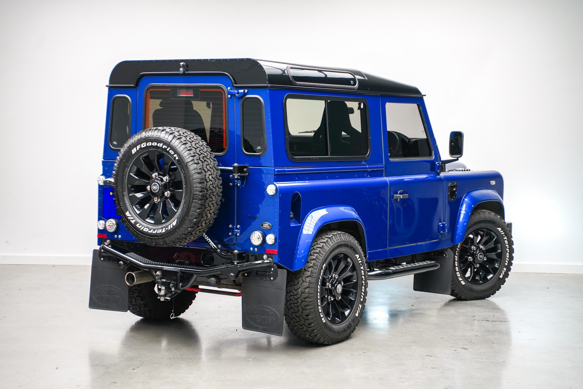 2015 "Urban Truck" Land Rover Defender 90 2.2 TDCi XS