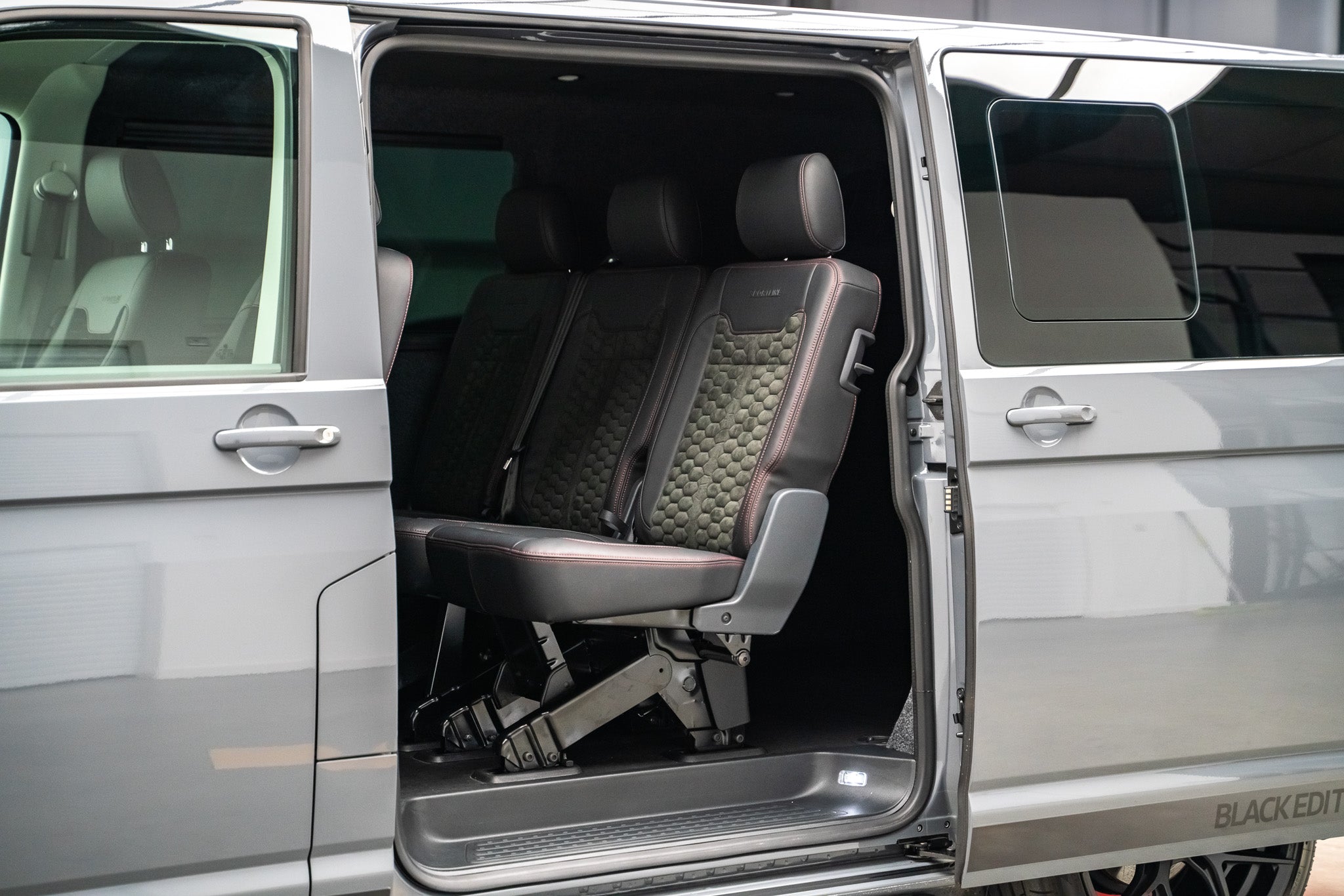2024 Volkswagen Transporter Sportline Black Edition