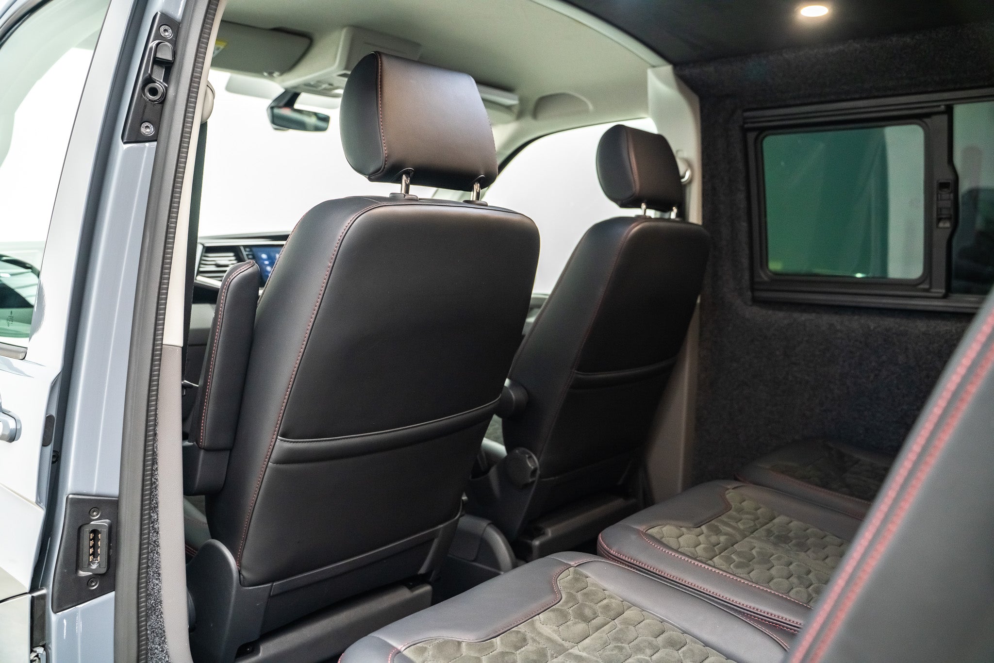 2024 Volkswagen Transporter Sportline Black Edition