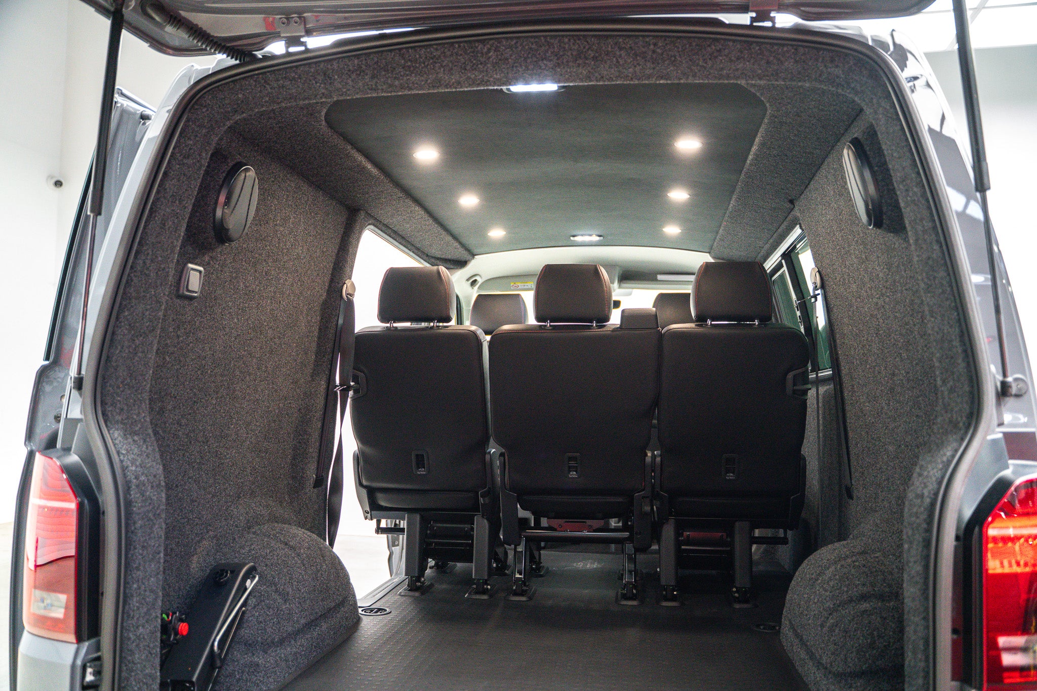 2024 Volkswagen Transporter Sportline Black Edition