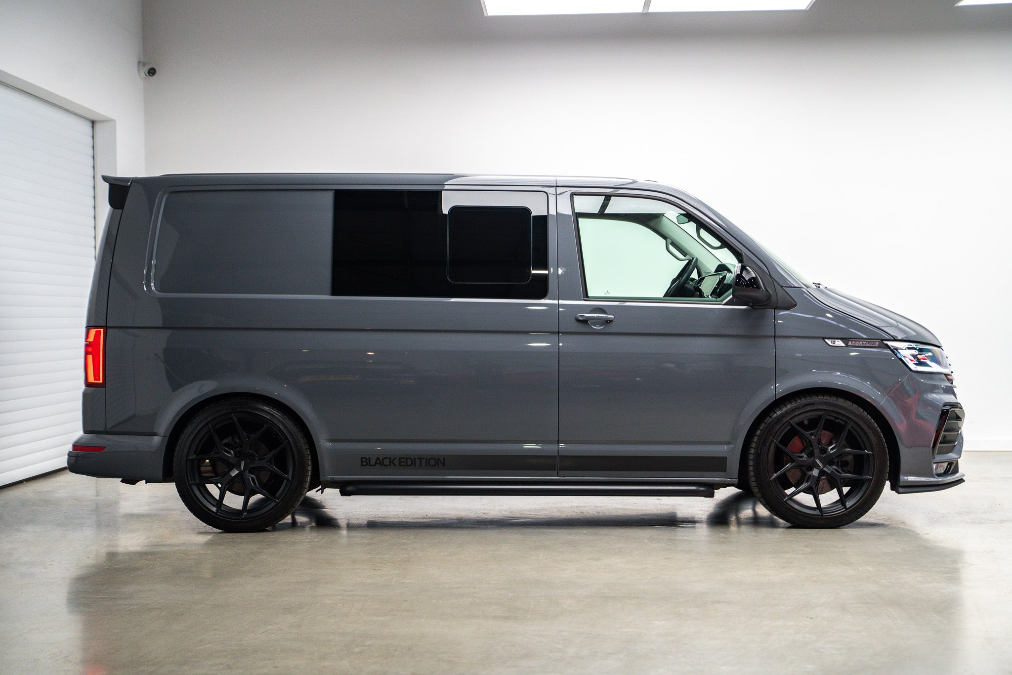 2024 Volkswagen Transporter Sportline Black Edition