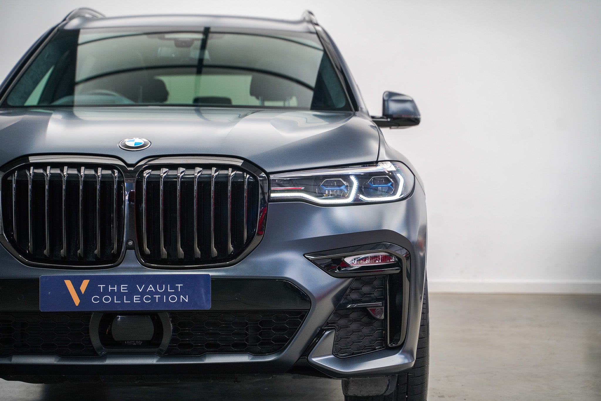 2020 BMW X7 M50i Dark Shadow Edition