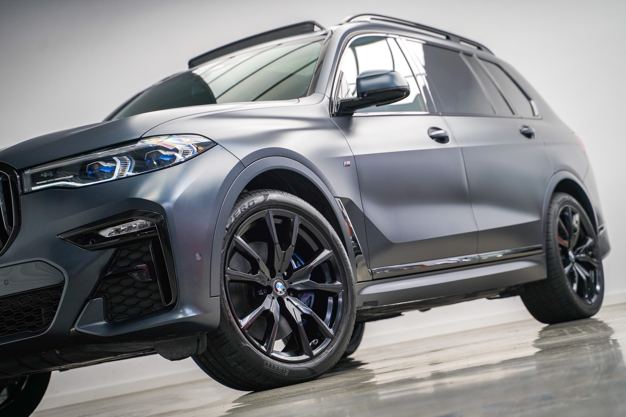 2020 BMW X7 M50i Dark Shadow Edition