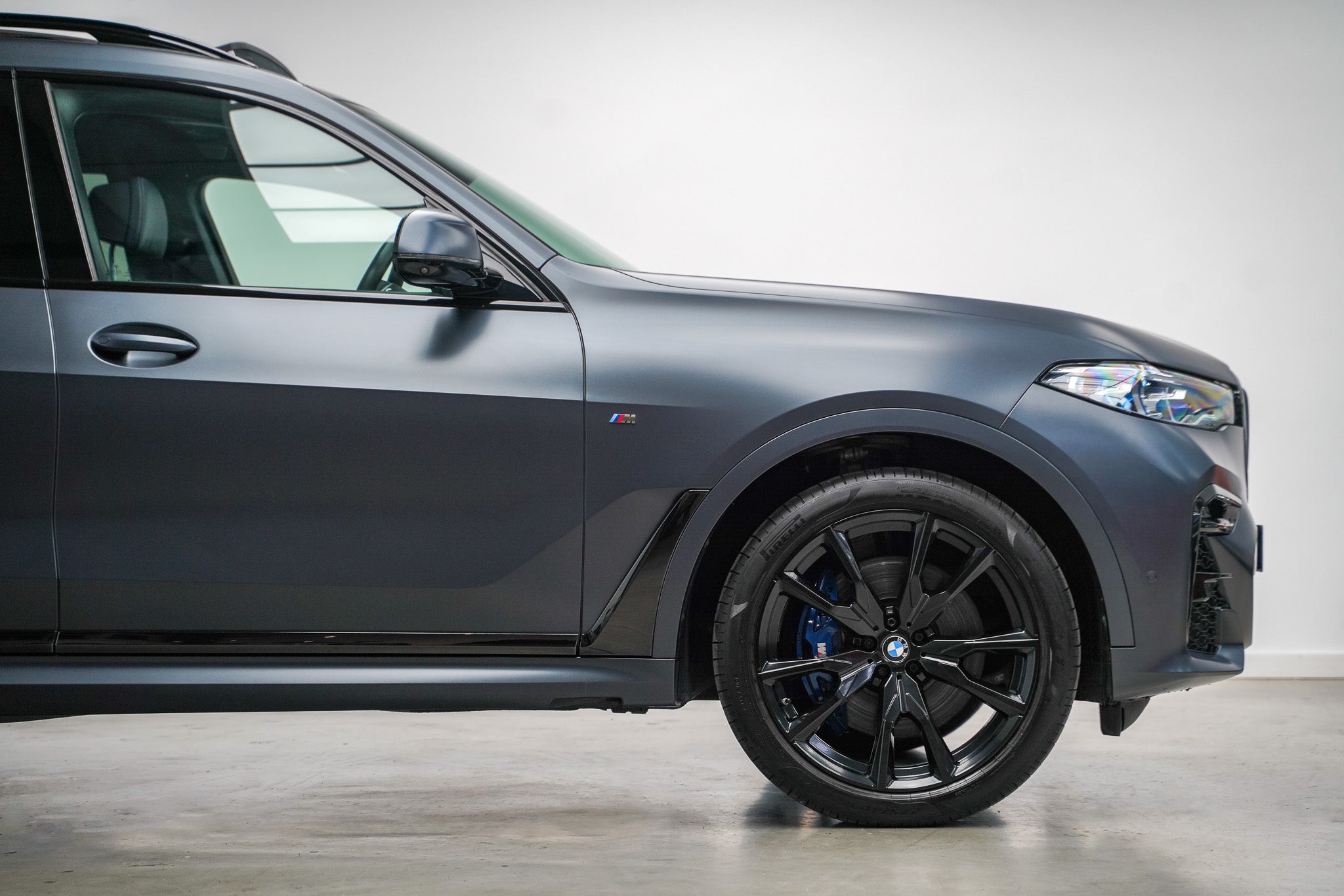 2020 BMW X7 M50i Dark Shadow Edition
