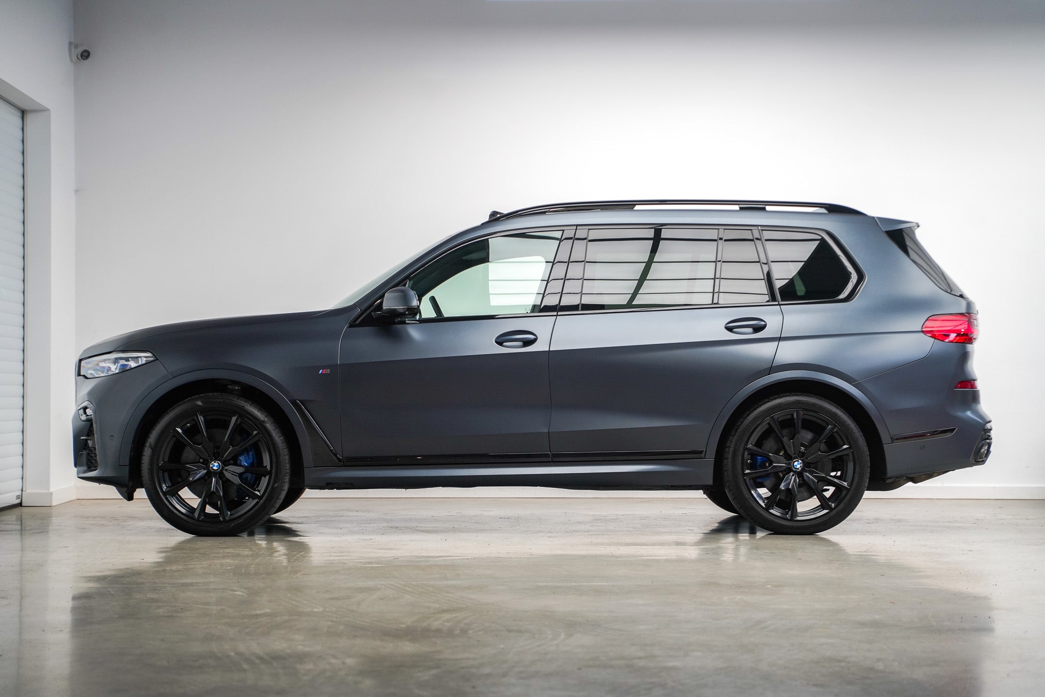 2020 BMW X7 M50i Dark Shadow Edition