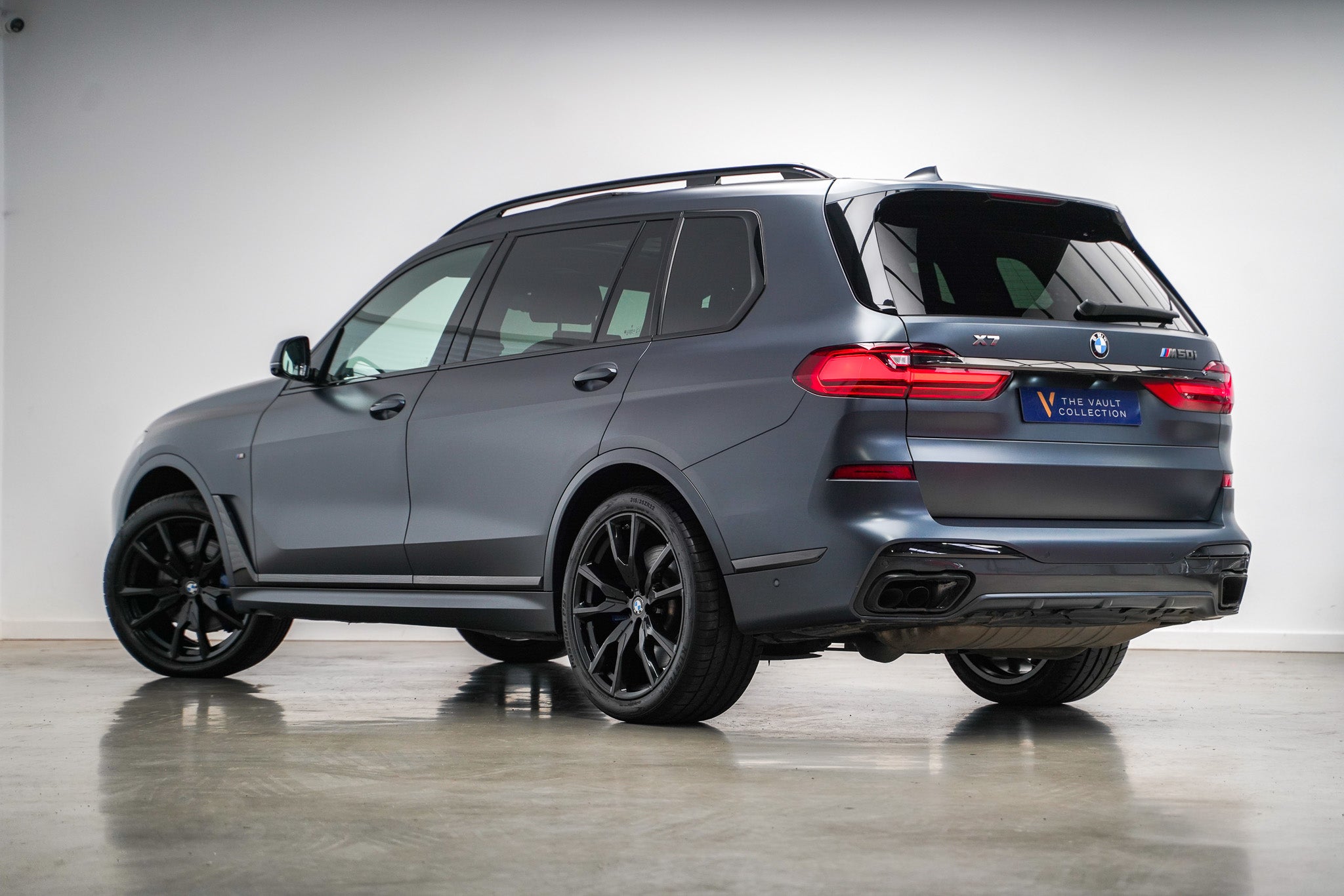 2020 BMW X7 M50i Dark Shadow Edition