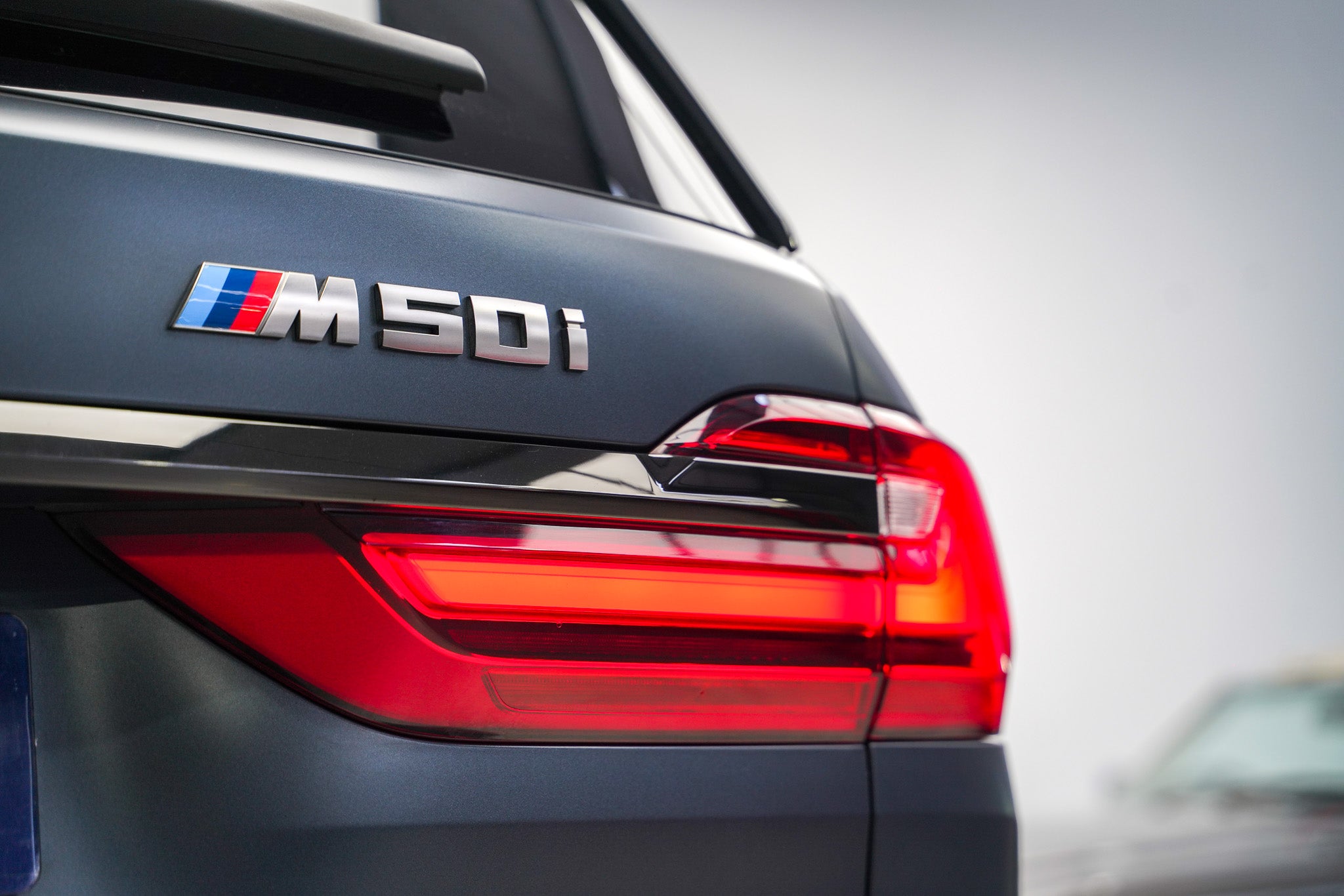 2020 BMW X7 M50i Dark Shadow Edition
