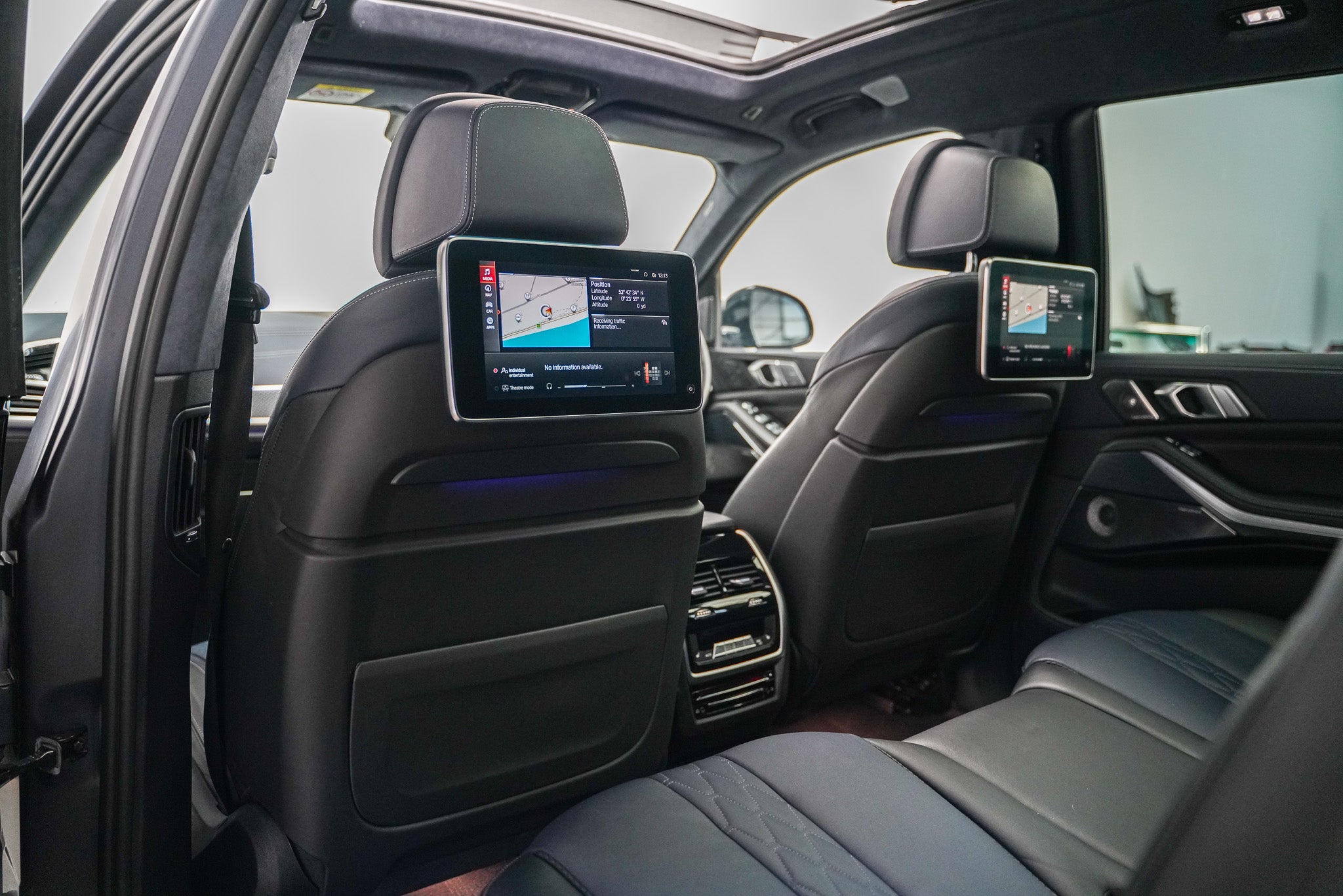 2020 BMW X7 M50i Dark Shadow Edition