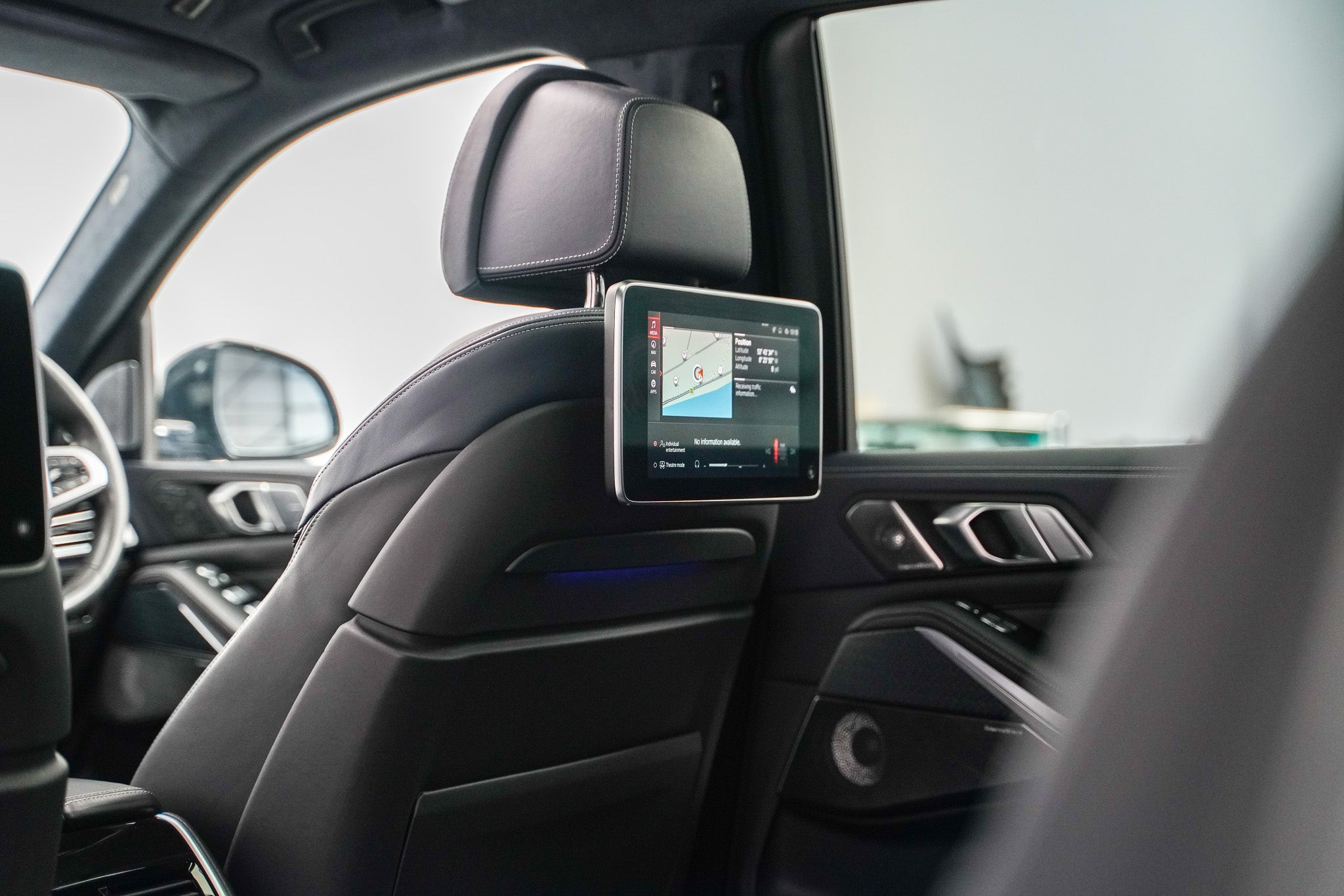2020 BMW X7 M50i Dark Shadow Edition