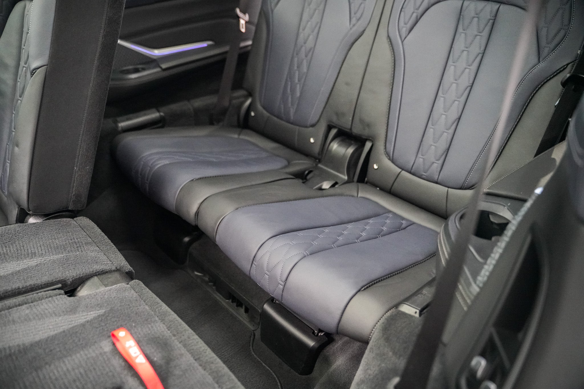 2020 BMW X7 M50i Dark Shadow Edition