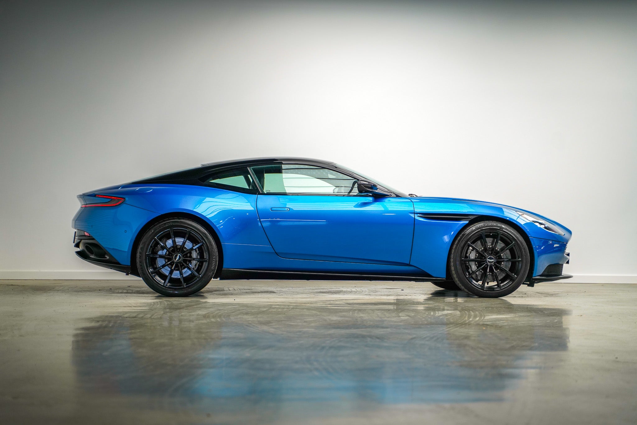 2019 Aston Martin DB11 AMR