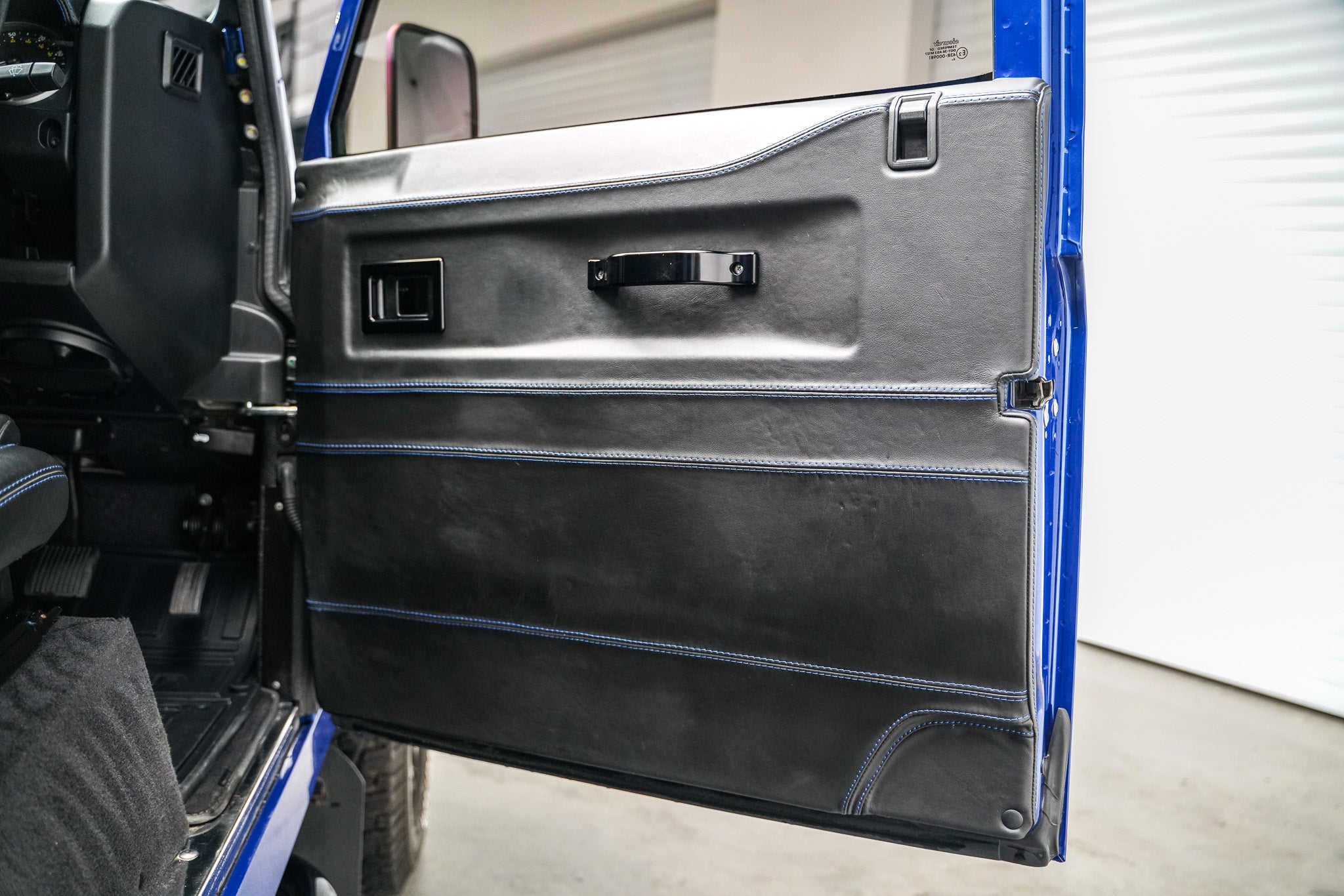 2015 "Urban Truck" Land Rover Defender 90 2.2 TDCi XS