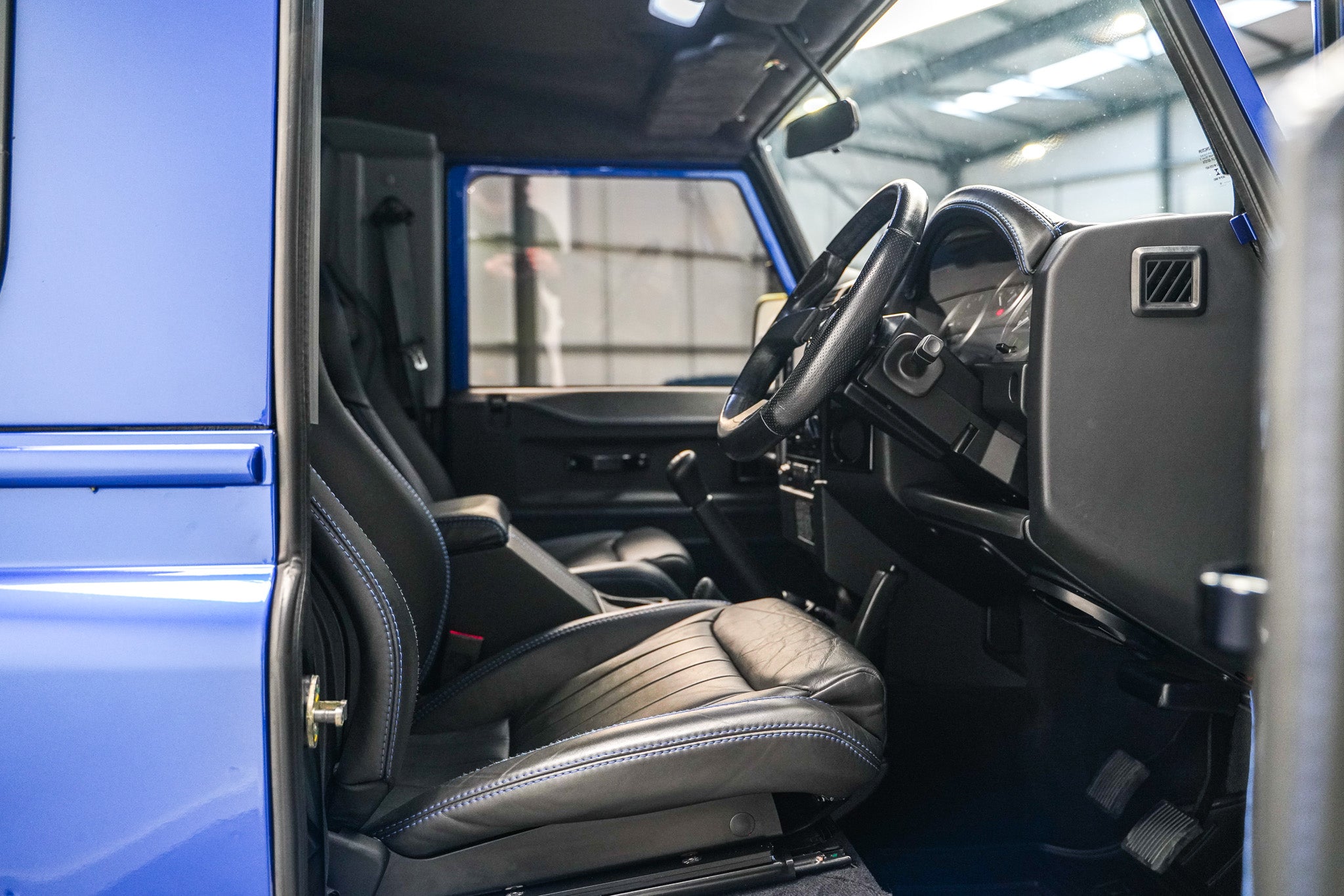 2015 "Urban Truck" Land Rover Defender 90 2.2 TDCi XS