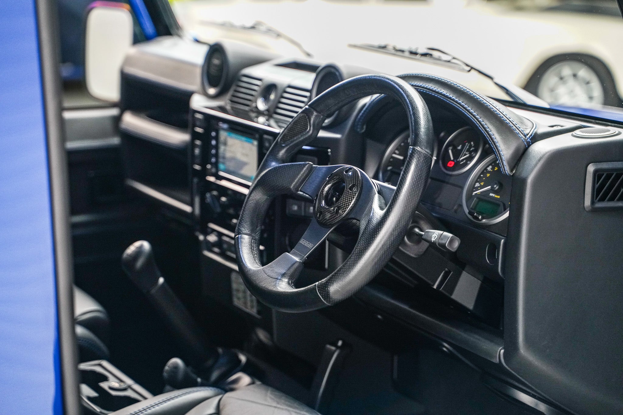 2015 "Urban Truck" Land Rover Defender 90 2.2 TDCi XS