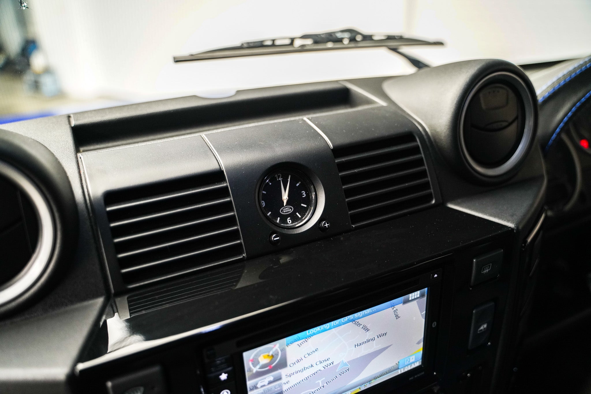 2015 "Urban Truck" Land Rover Defender 90 2.2 TDCi XS