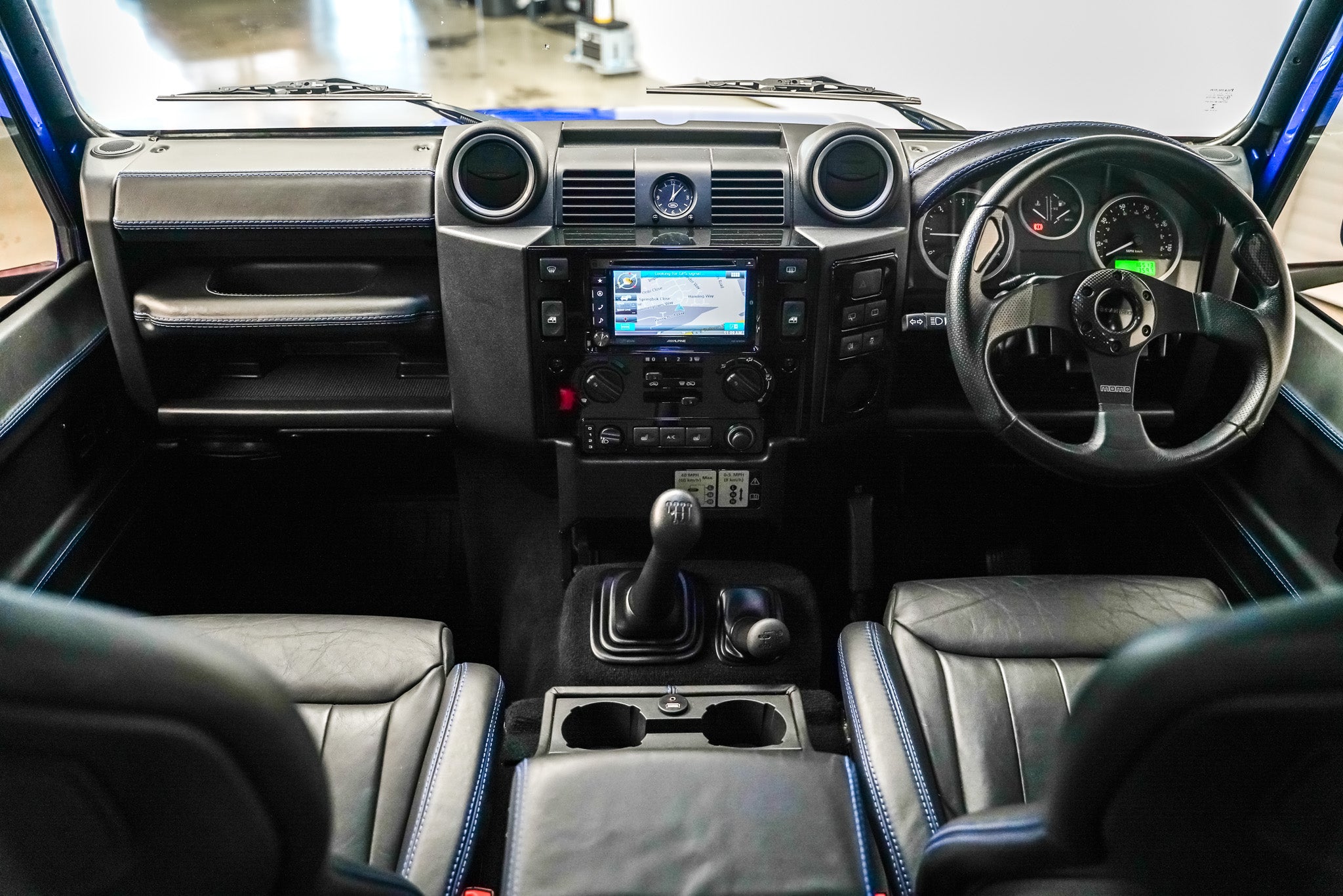 2015 "Urban Truck" Land Rover Defender 90 2.2 TDCi XS