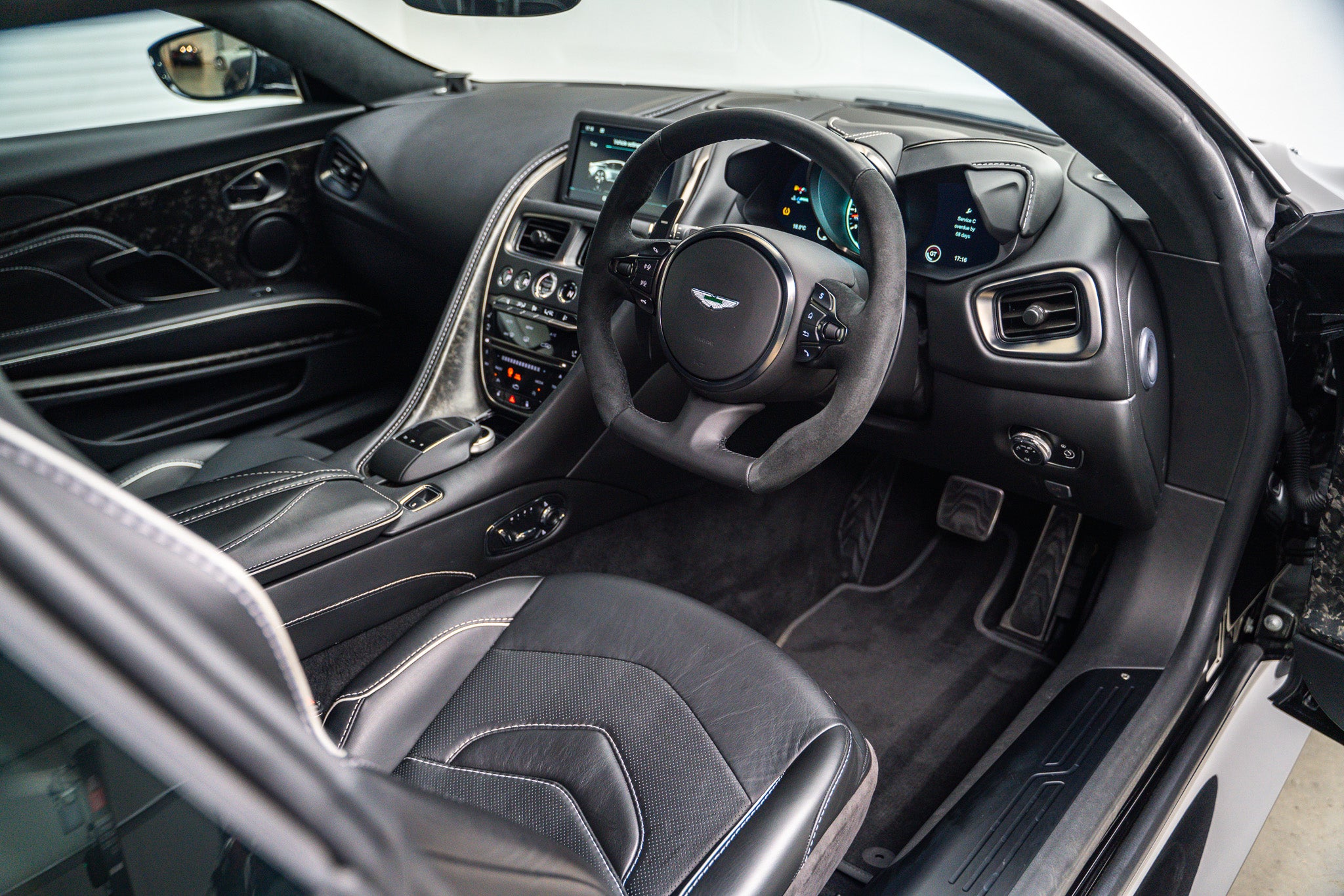 2018 Aston Martin DBS Superleggera