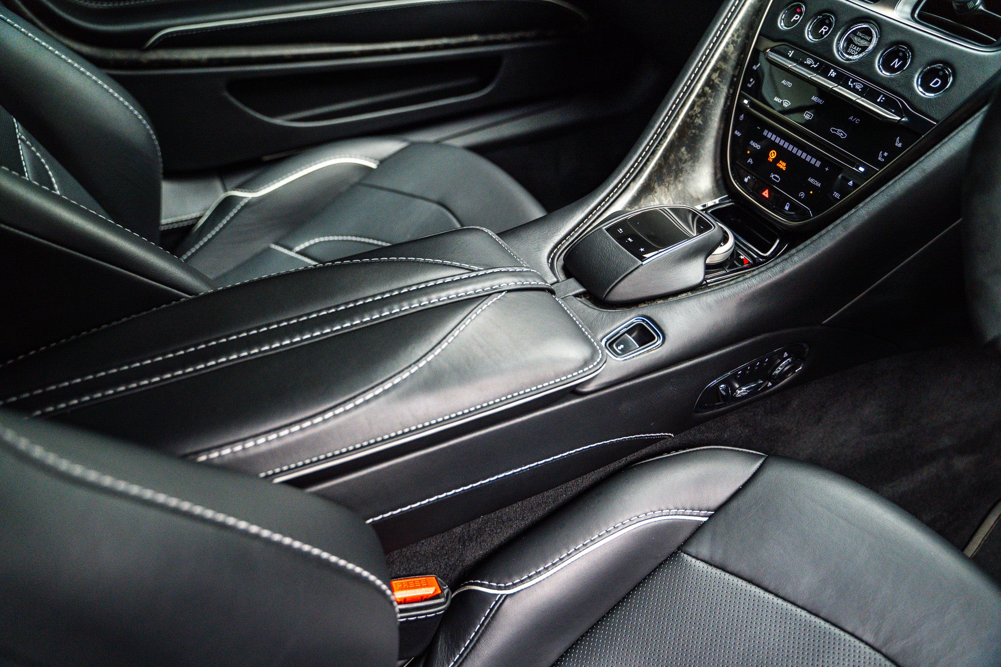 2018 Aston Martin DBS Superleggera